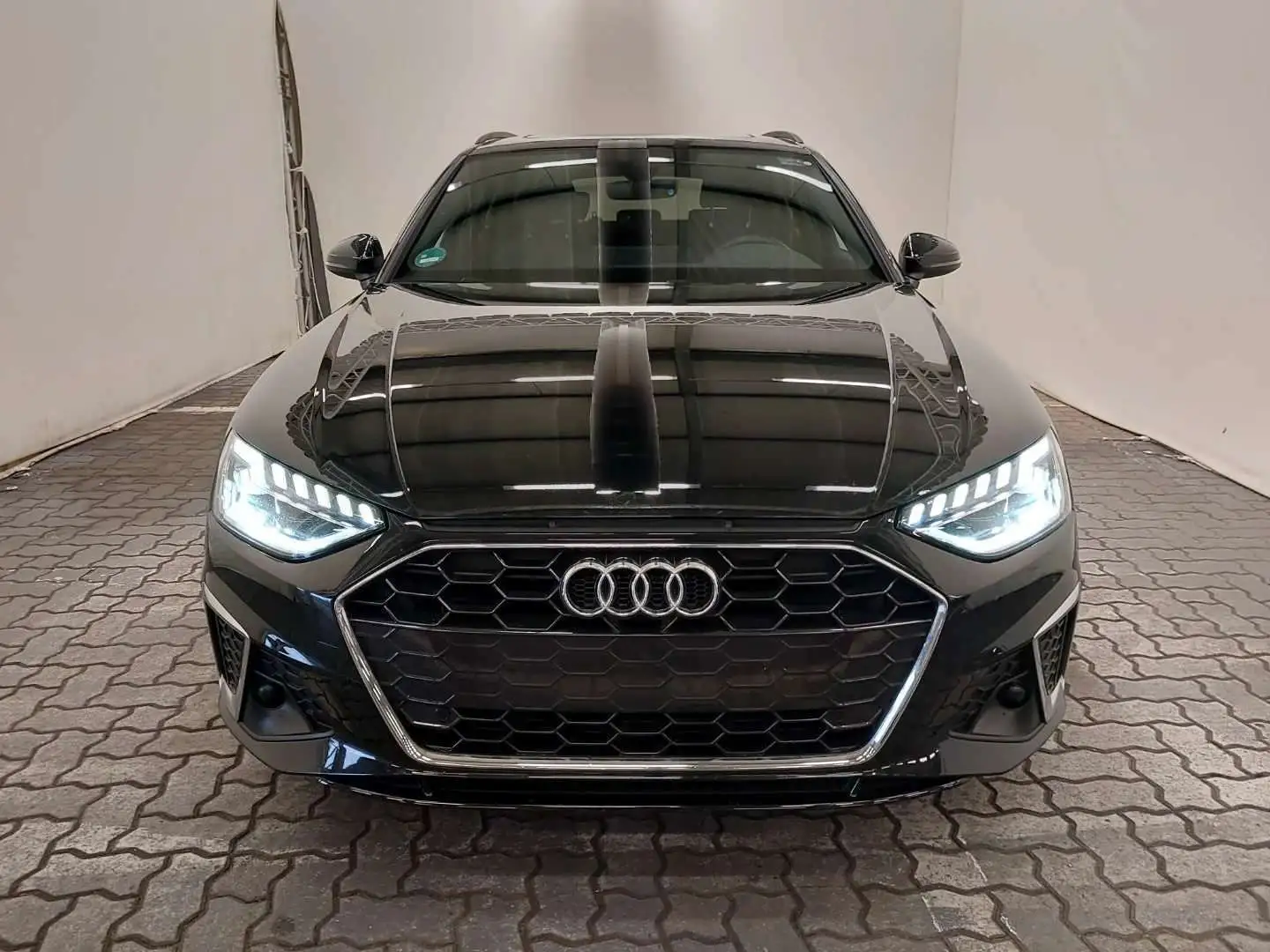 Audi A4 Avant 35 2,0 TDI S-line +Pano+Ditigalcockpit+++ Schwarz - 2