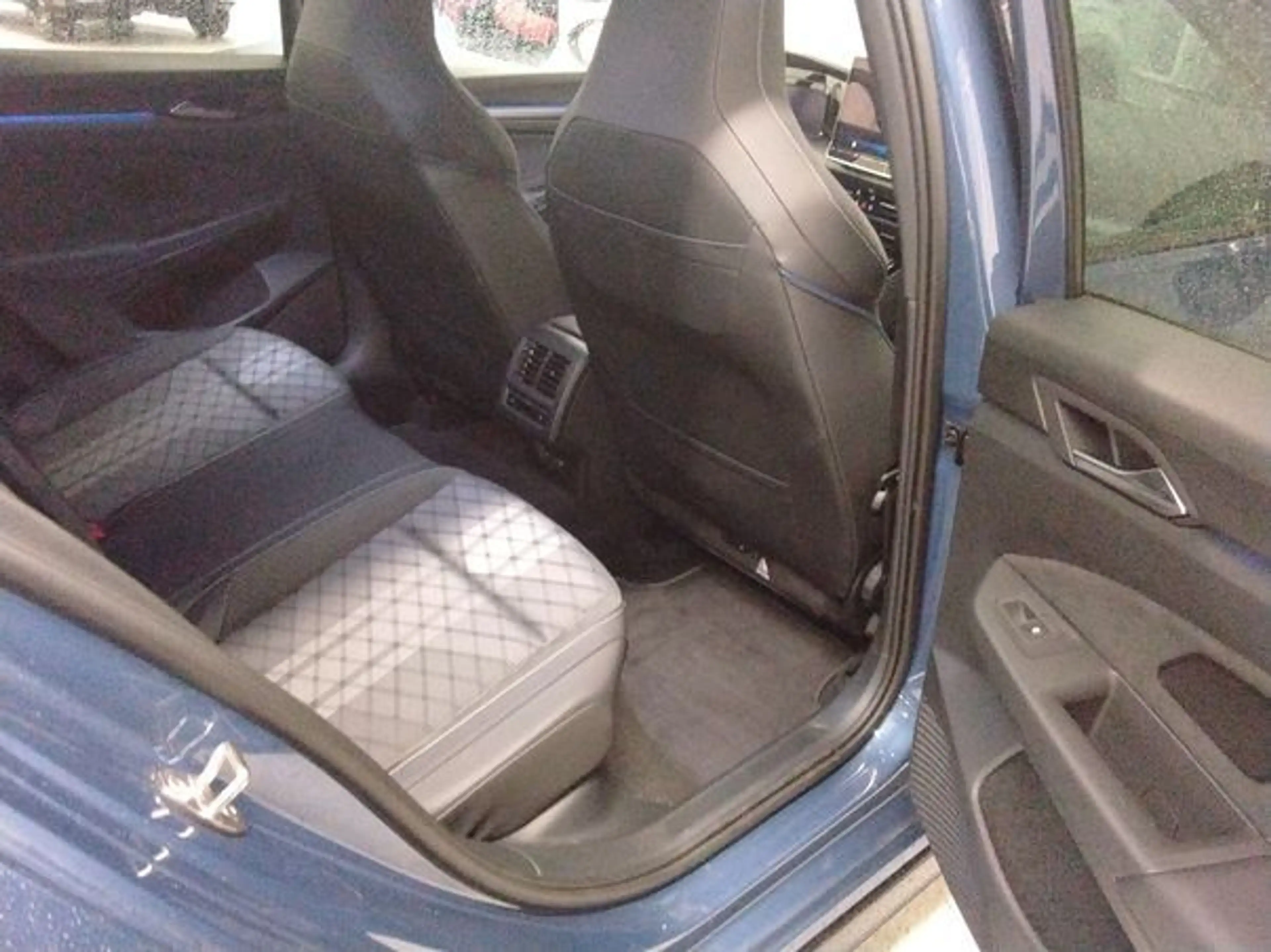 Volkswagen Golf Variant R-Line 2,0 l TDI SCR 110 kW (150 PS) 7-Gang-Dop... — photo 8