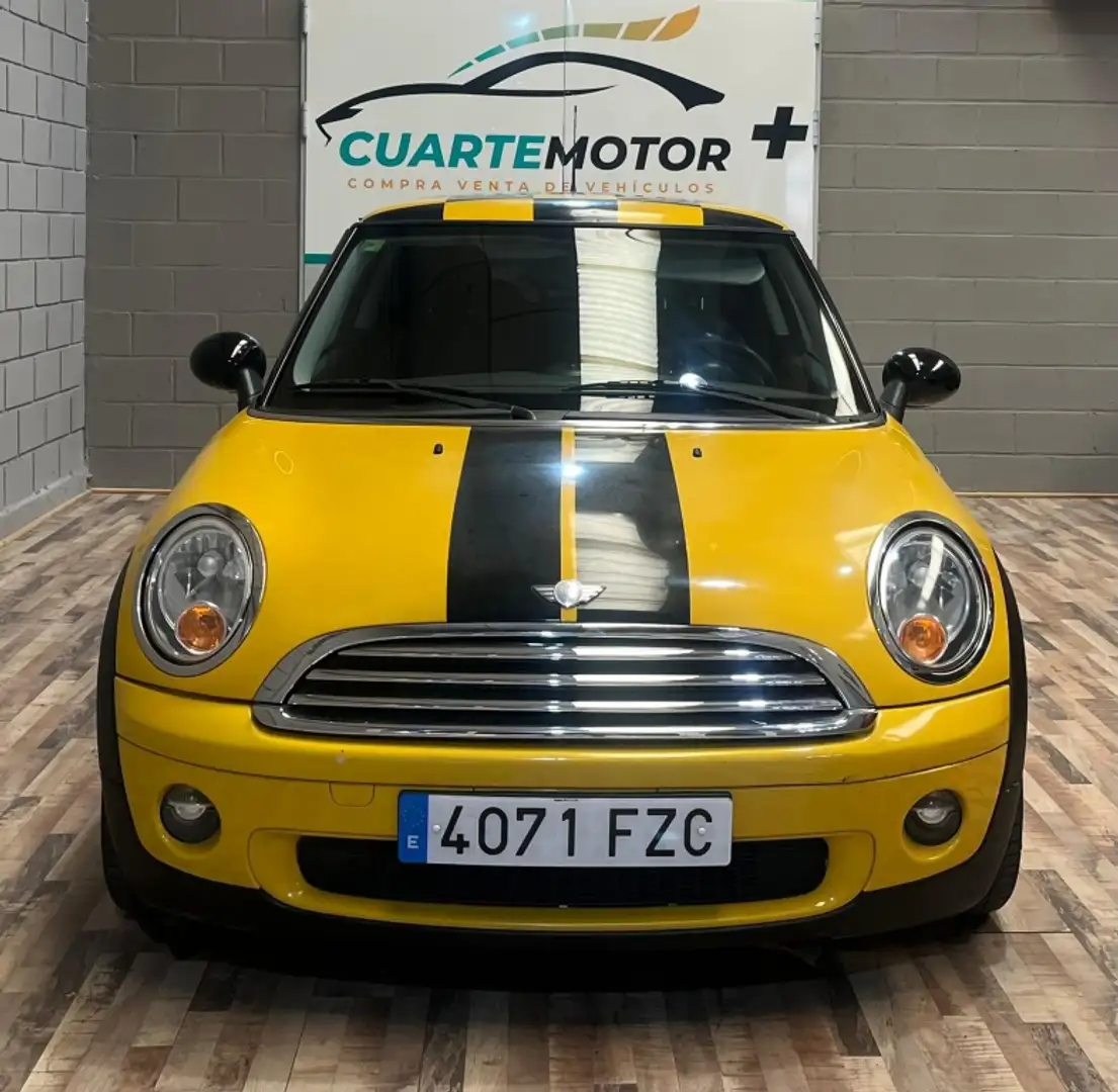 MINI One 3P Amarillo - 2