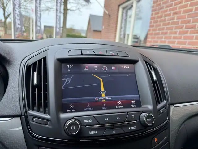 Opel Insignia view 25