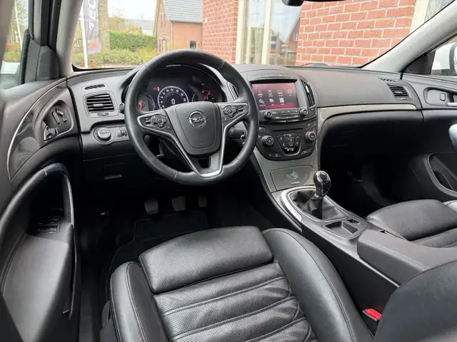 Opel Insignia view 3