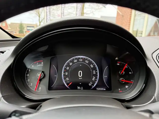 Opel Insignia view 9