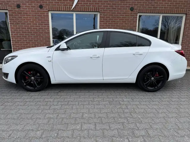 Opel Insignia view 2
