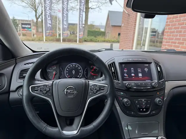 Opel Insignia view 7