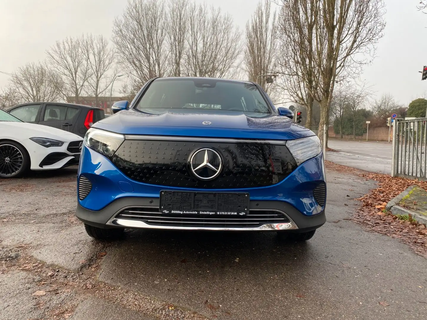 Mercedes-Benz EQB 300 4M *Progressive Advanced/LED/Totw/Spur* Bleu - 2