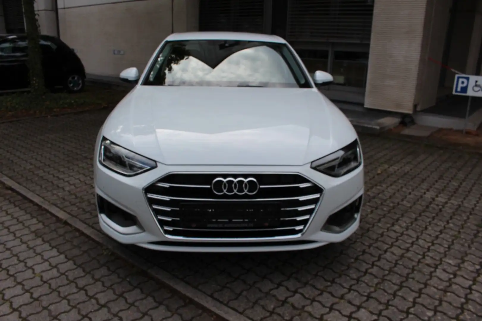 Audi A4 35 TDI S tronic S line~ 1 HAND Weiß - 2