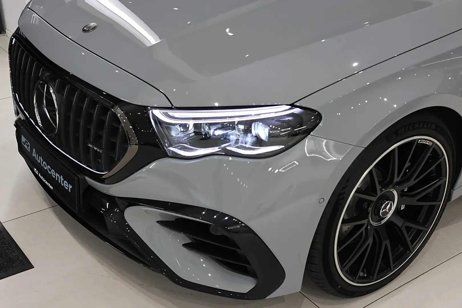 Mercedes-Benz Sonstige E 53 HYBRID 4MATIC+ Limousine – AMG DYNAMIC PL... Grau - 2