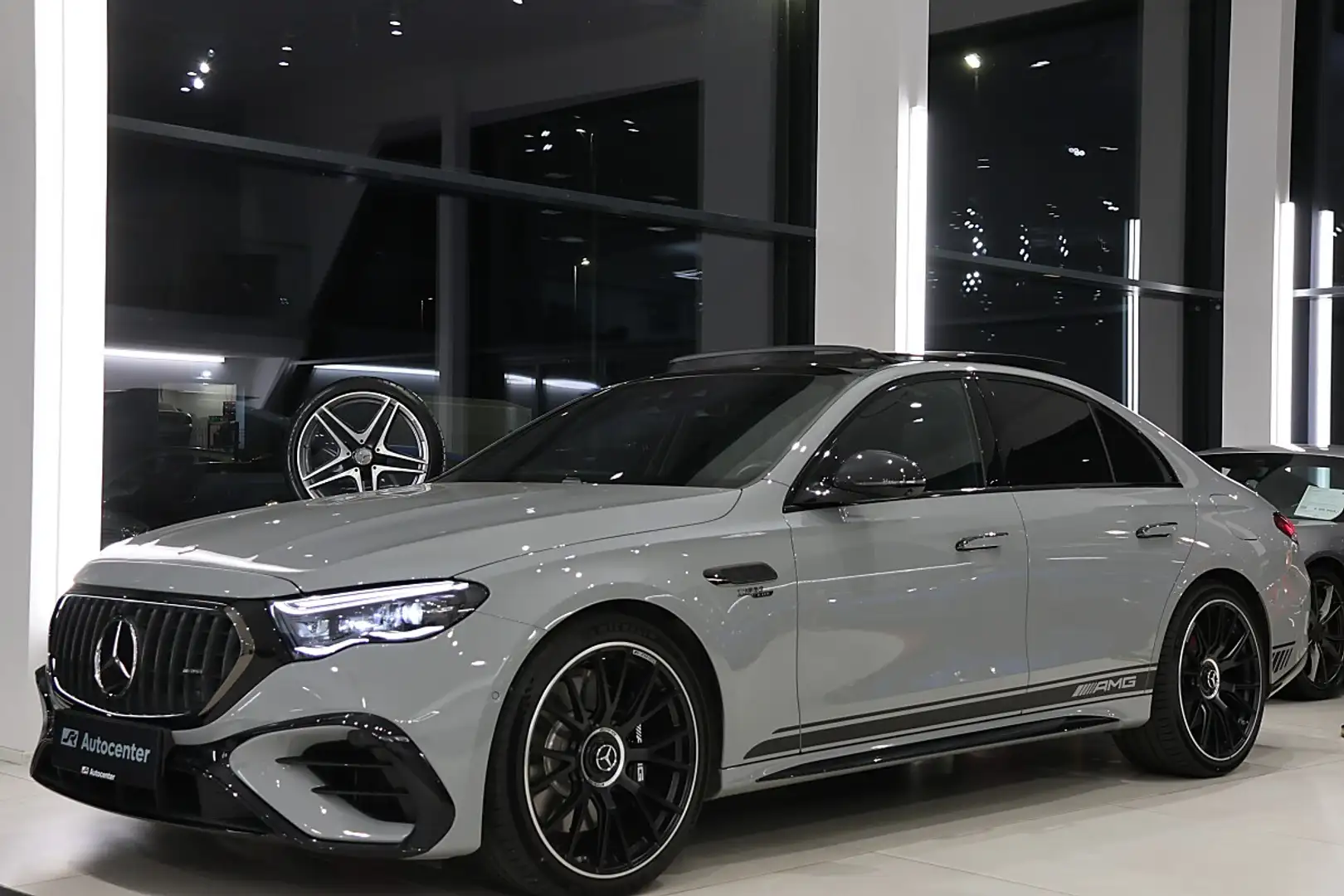 Mercedes-Benz Sonstige E 53 HYBRID 4MATIC+ Limousine – AMG DYNAMIC PL... Grau - 1