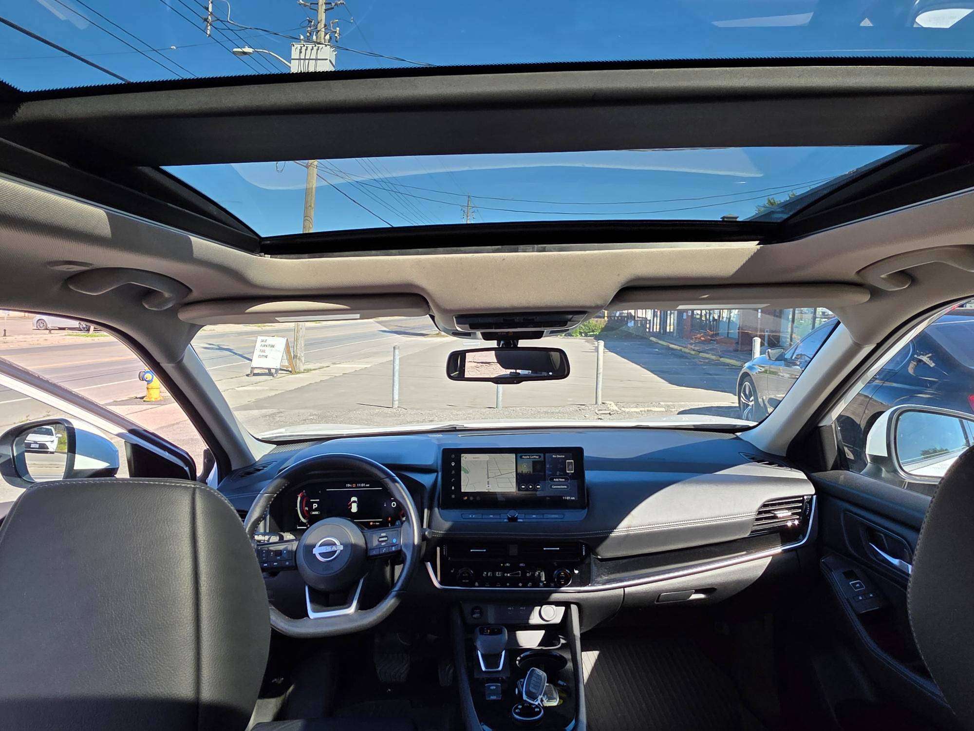 2024 Nissan Rogue SL AWD Panoroof Nav Leather Back Up Camera photo 4