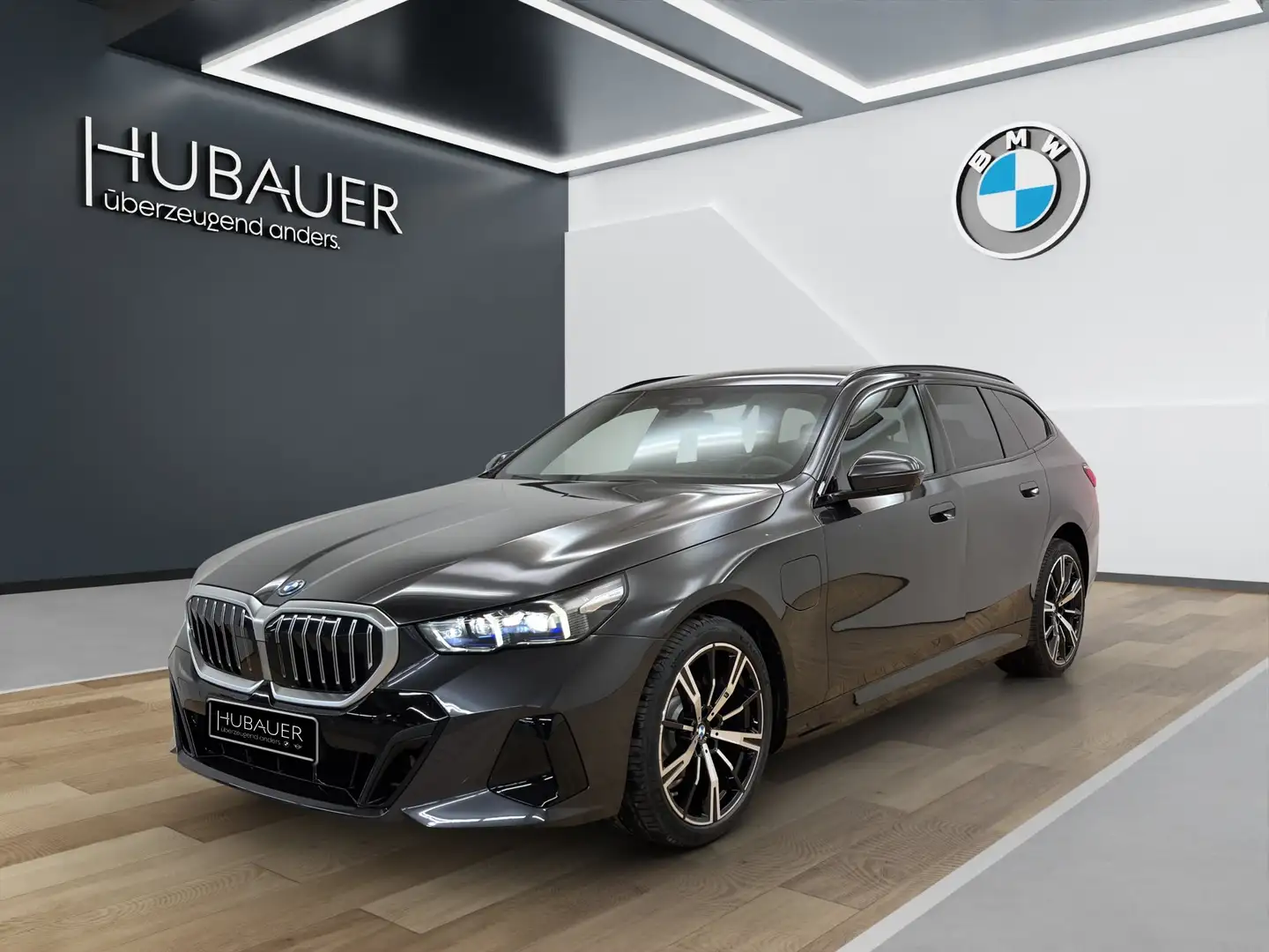 BMW 530 e xDrive Touring [M Sport, HUD, AHK, ACC, 20" LMR] Grau - 1