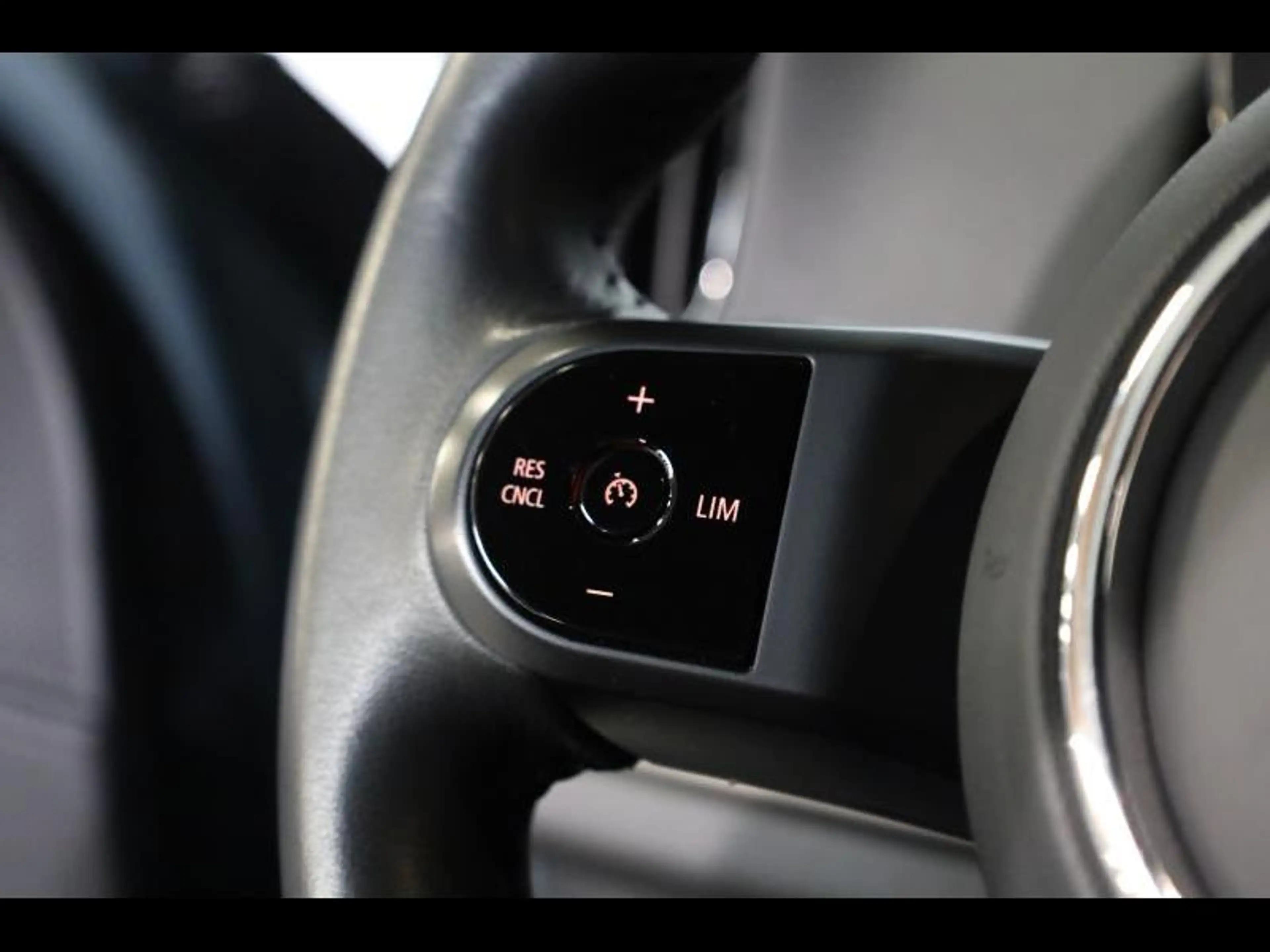MINI Cooper SE Countryman ALL4 — photo 14
