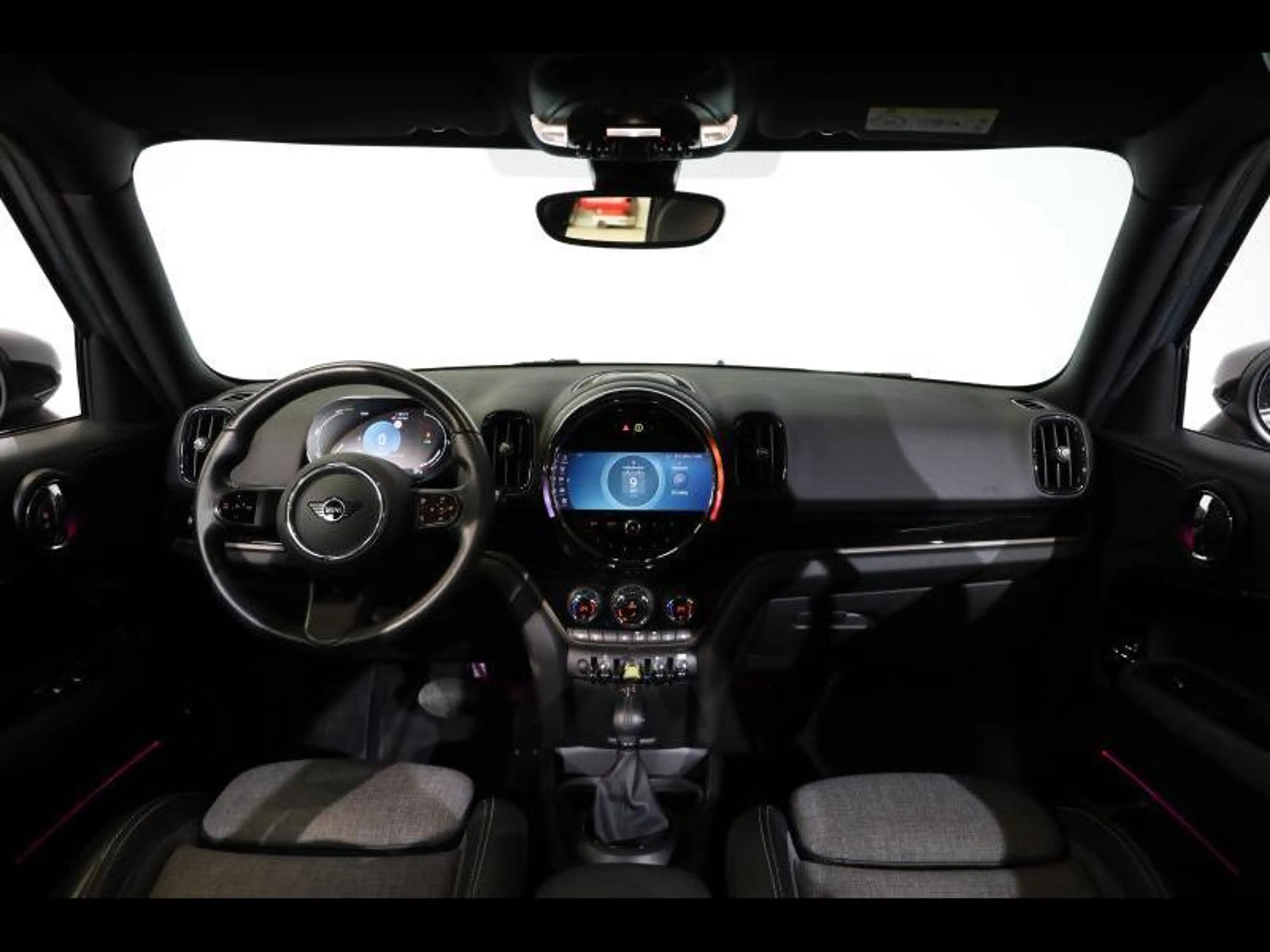 MINI Cooper SE Countryman ALL4 — photo 7