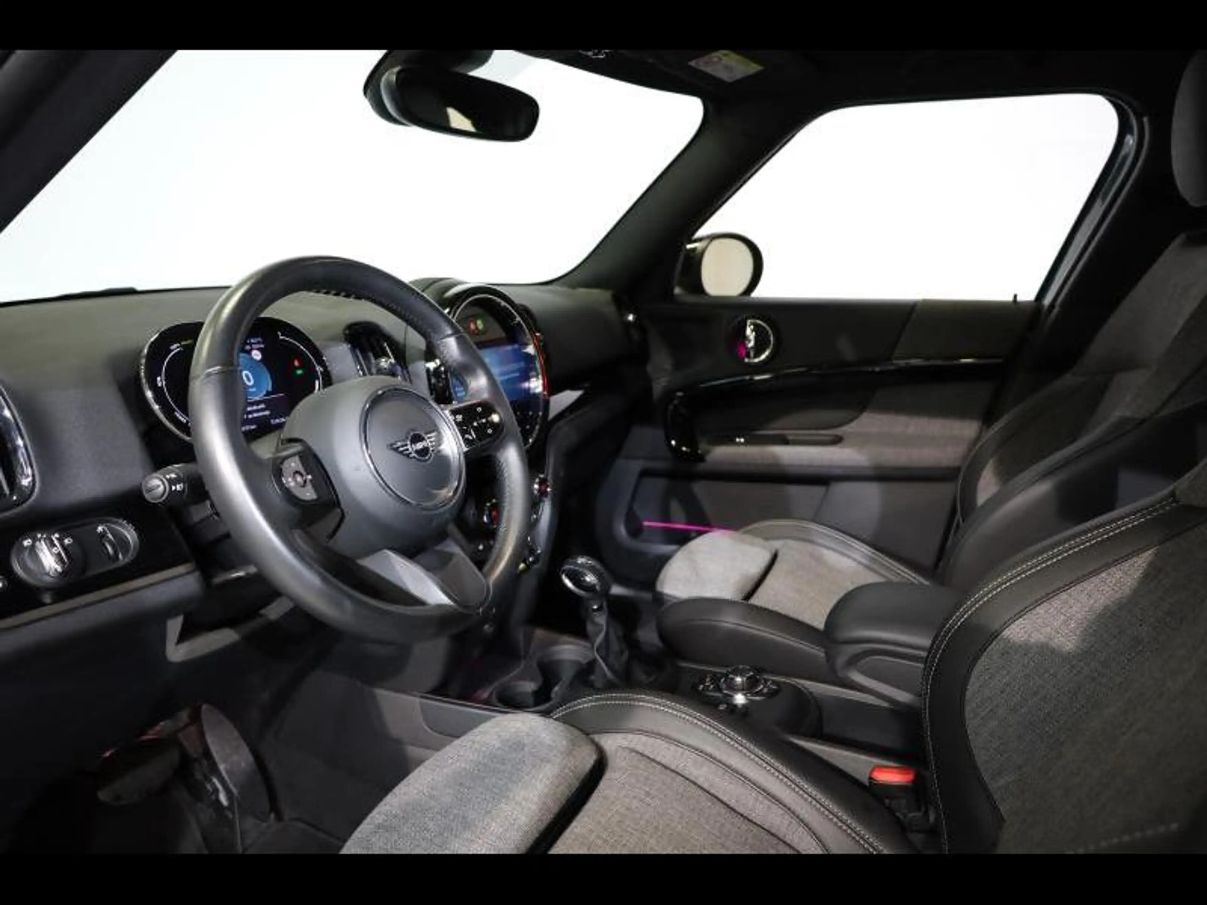 MINI Cooper SE Countryman ALL4 — photo 6