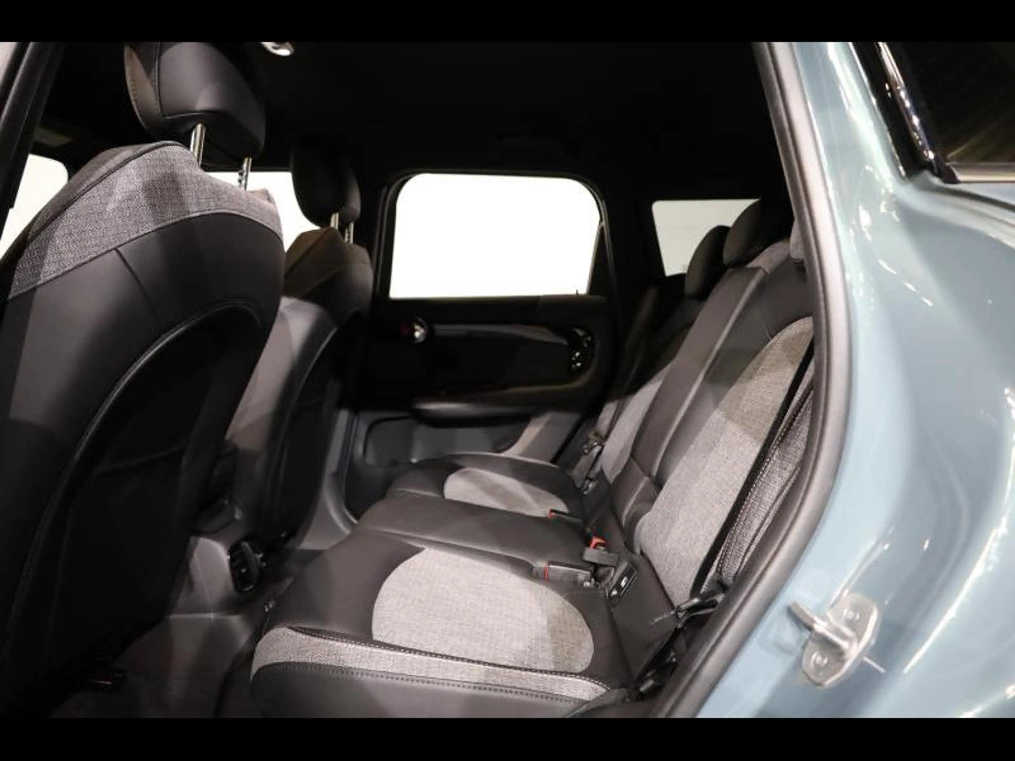 MINI Cooper SE Countryman ALL4 — photo 10