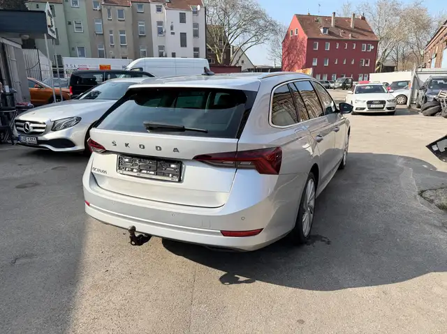 Skoda Octavia Style Luxus Line 1. Hand Scheckheft Memory Kamera
