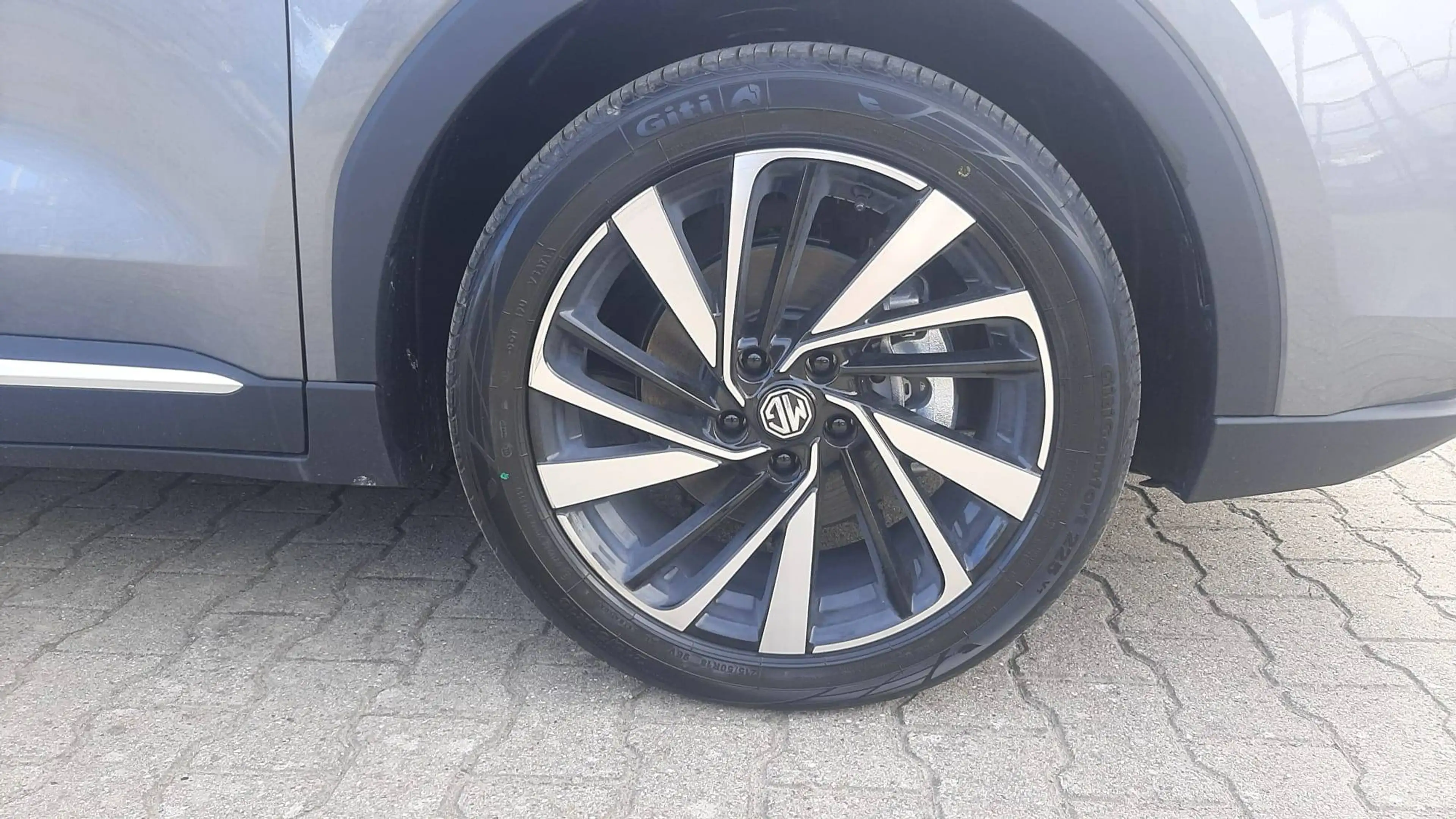 MG ZS 1.5 Hybrid+ Luxury - 08/2026 - 15 km - 7j garantie! — photo 9
