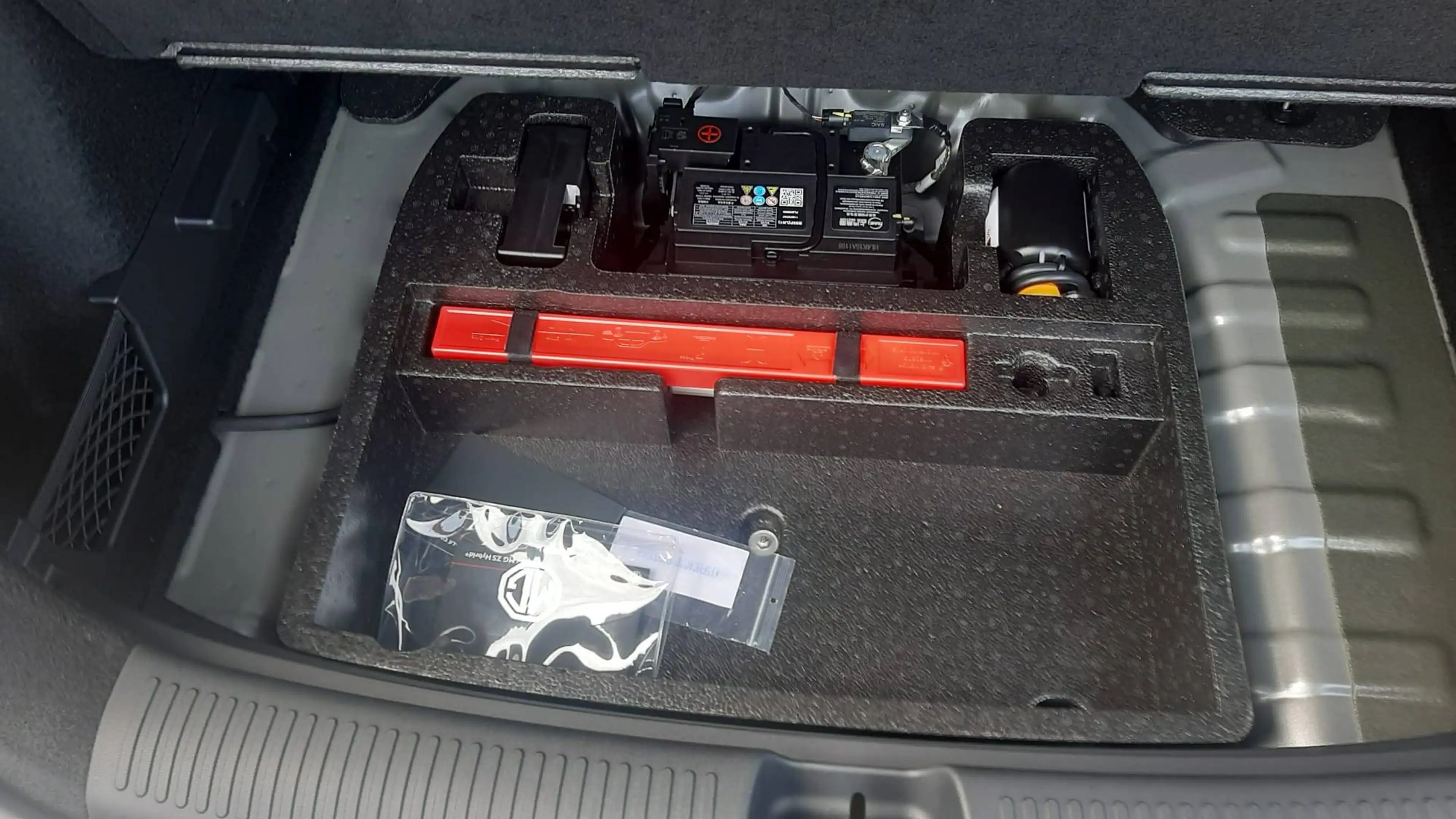 MG ZS 1.5 Hybrid+ Luxury - 08/2026 - 15 km - 7j garantie! — photo 29
