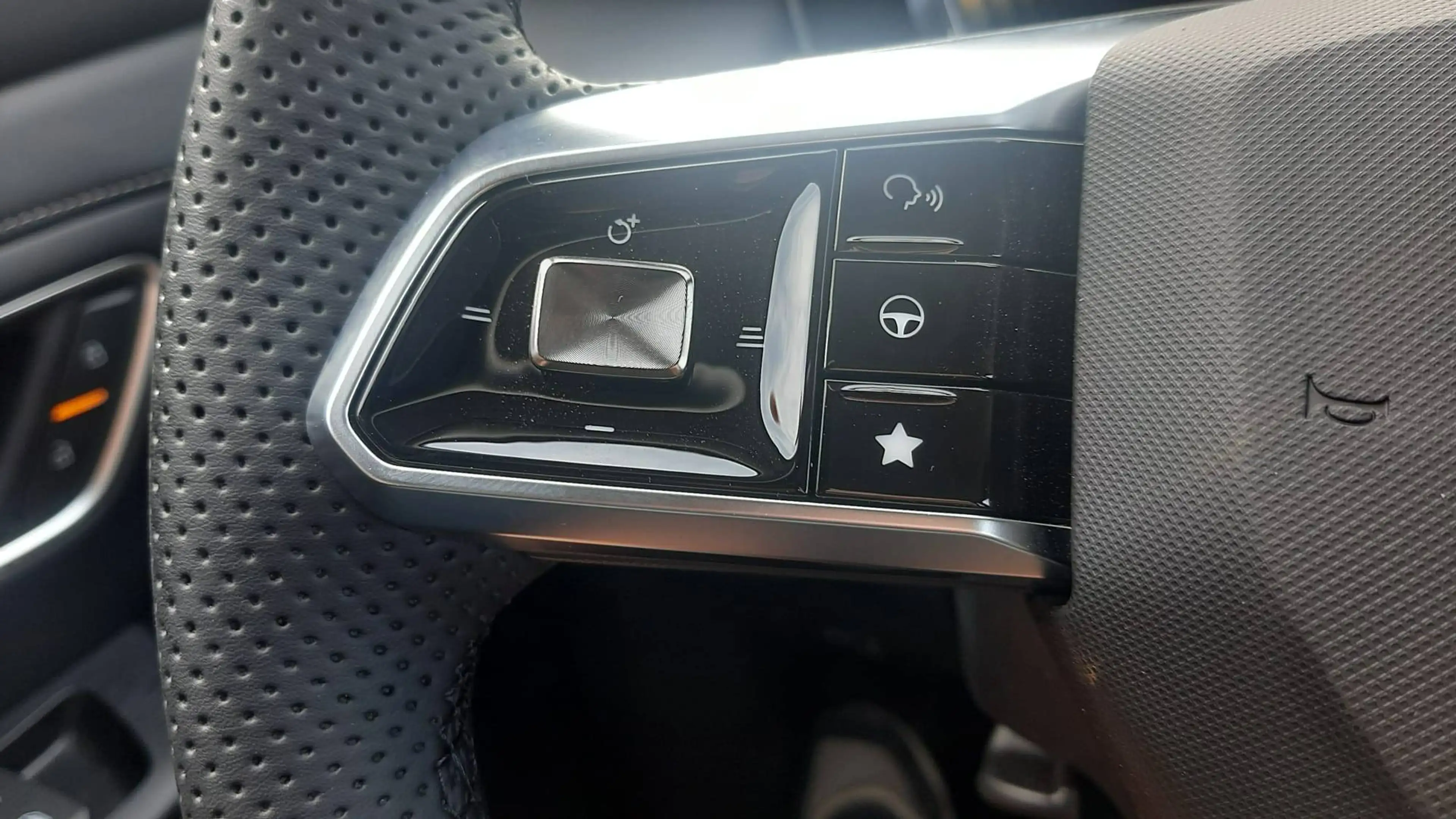 MG ZS 1.5 Hybrid+ Luxury - 08/2026 - 15 km - 7j garantie! — photo 30