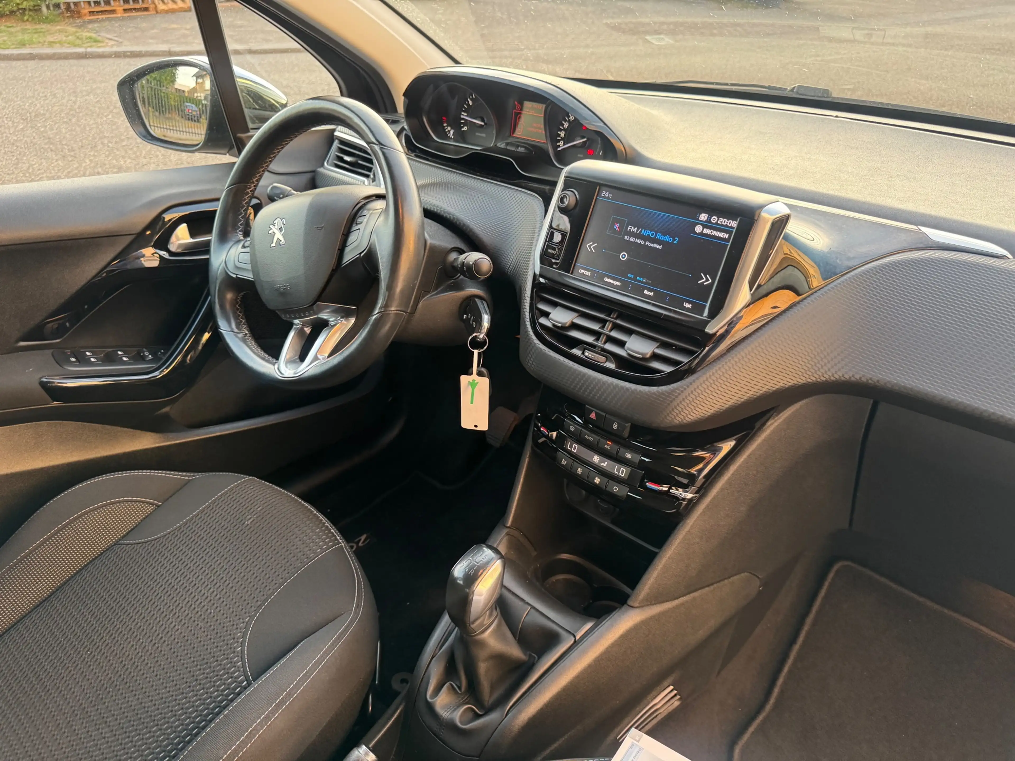 Peugeot 208 1.2 PureTech GT-line Airco,Navi, Pdc — photo 15
