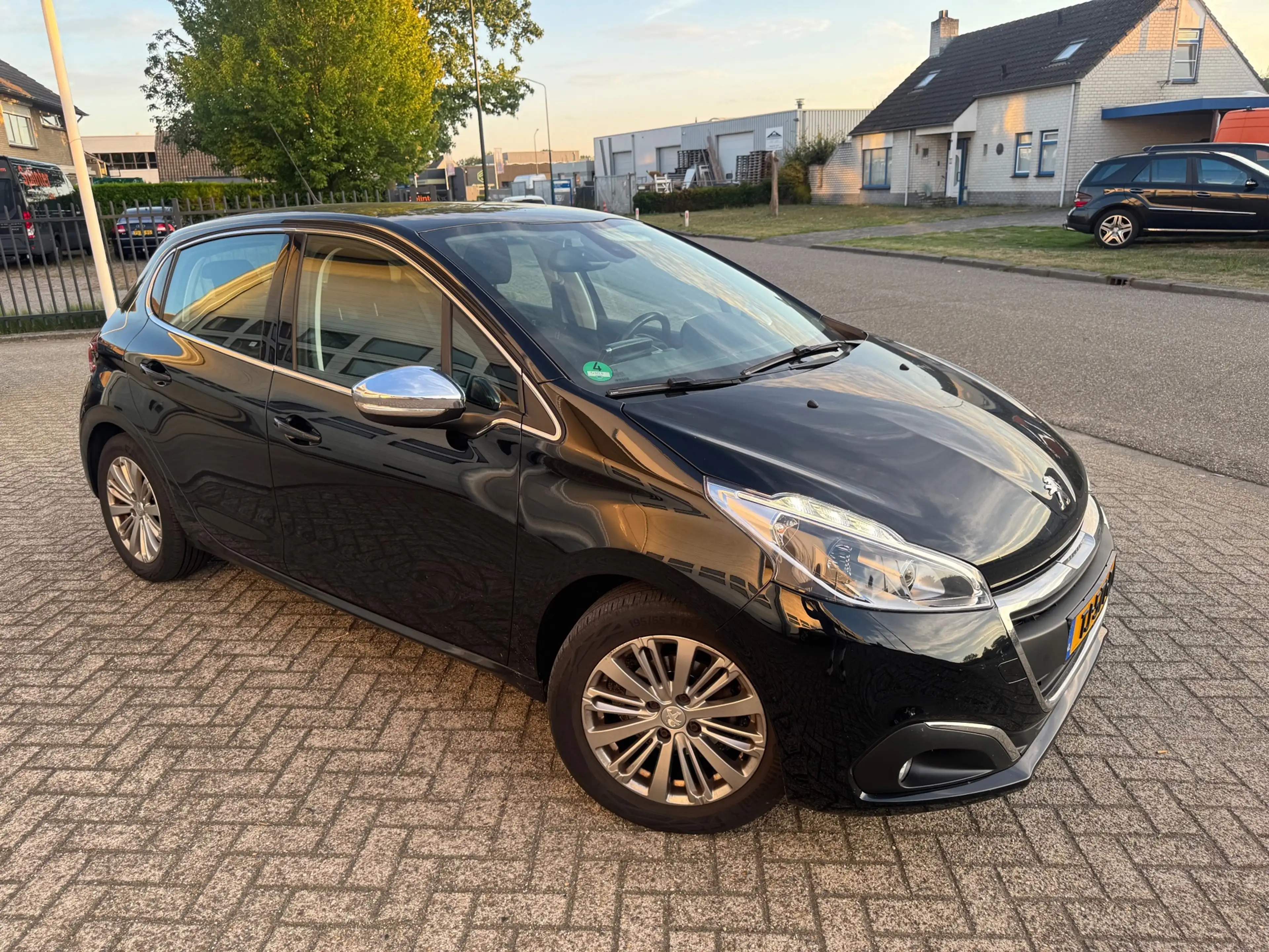 Peugeot 208 1.2 PureTech GT-line Airco,Navi, Pdc — photo 8