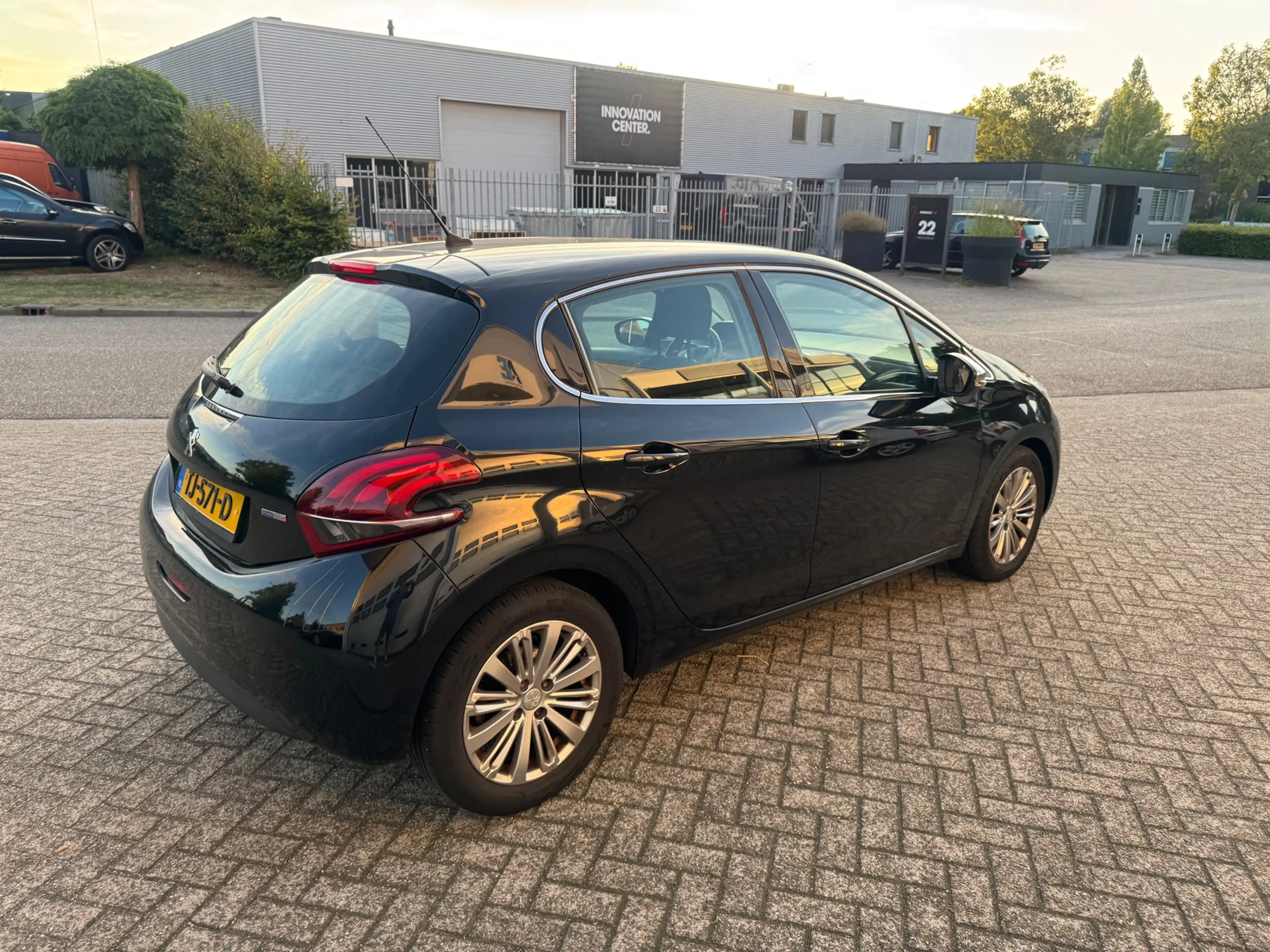 Peugeot 208 1.2 PureTech GT-line Airco,Navi, Pdc — photo 11