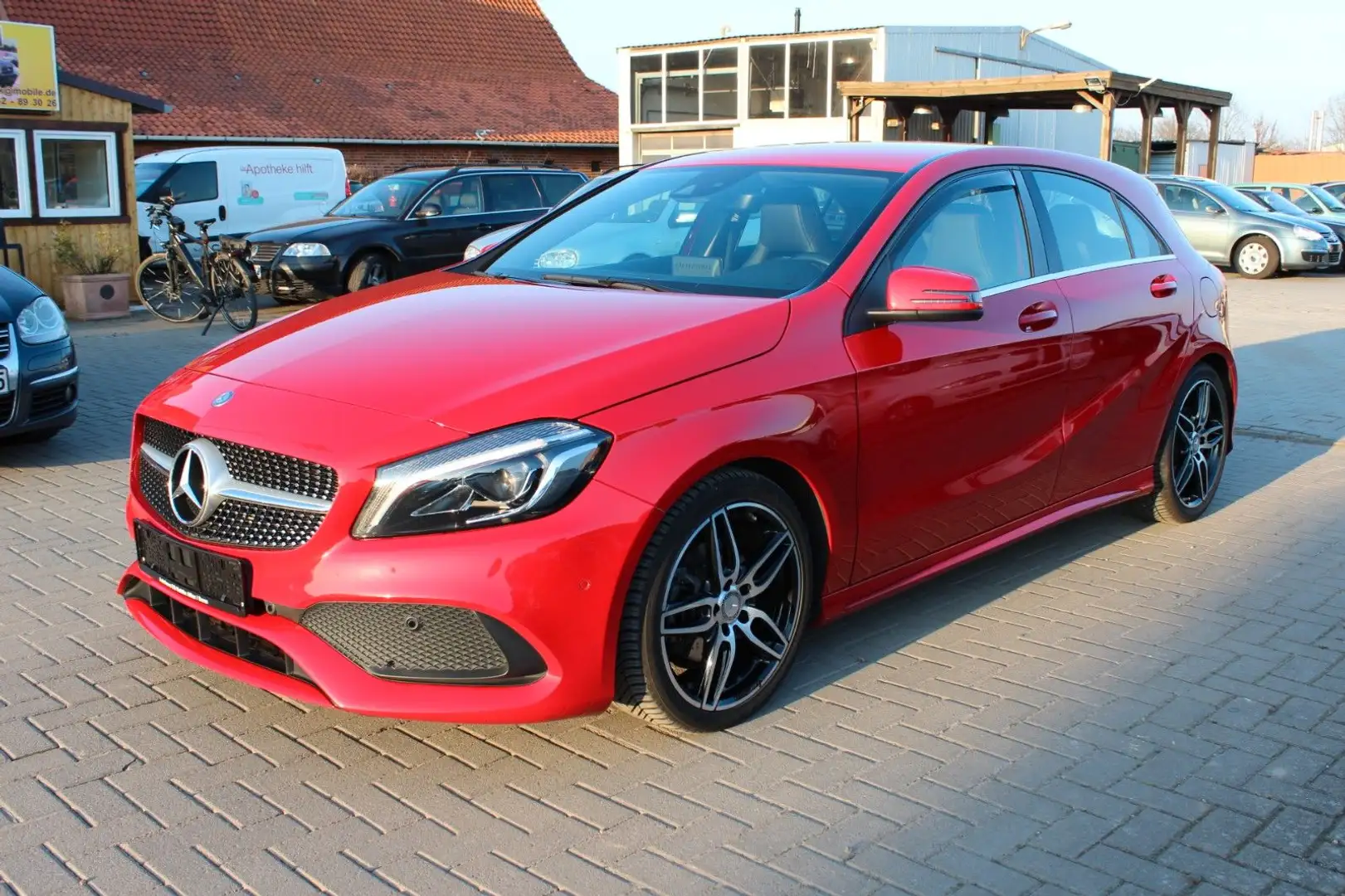 Mercedes-Benz A 200 AMG Paket LED Teilleder PDC Kamera Rot - 1