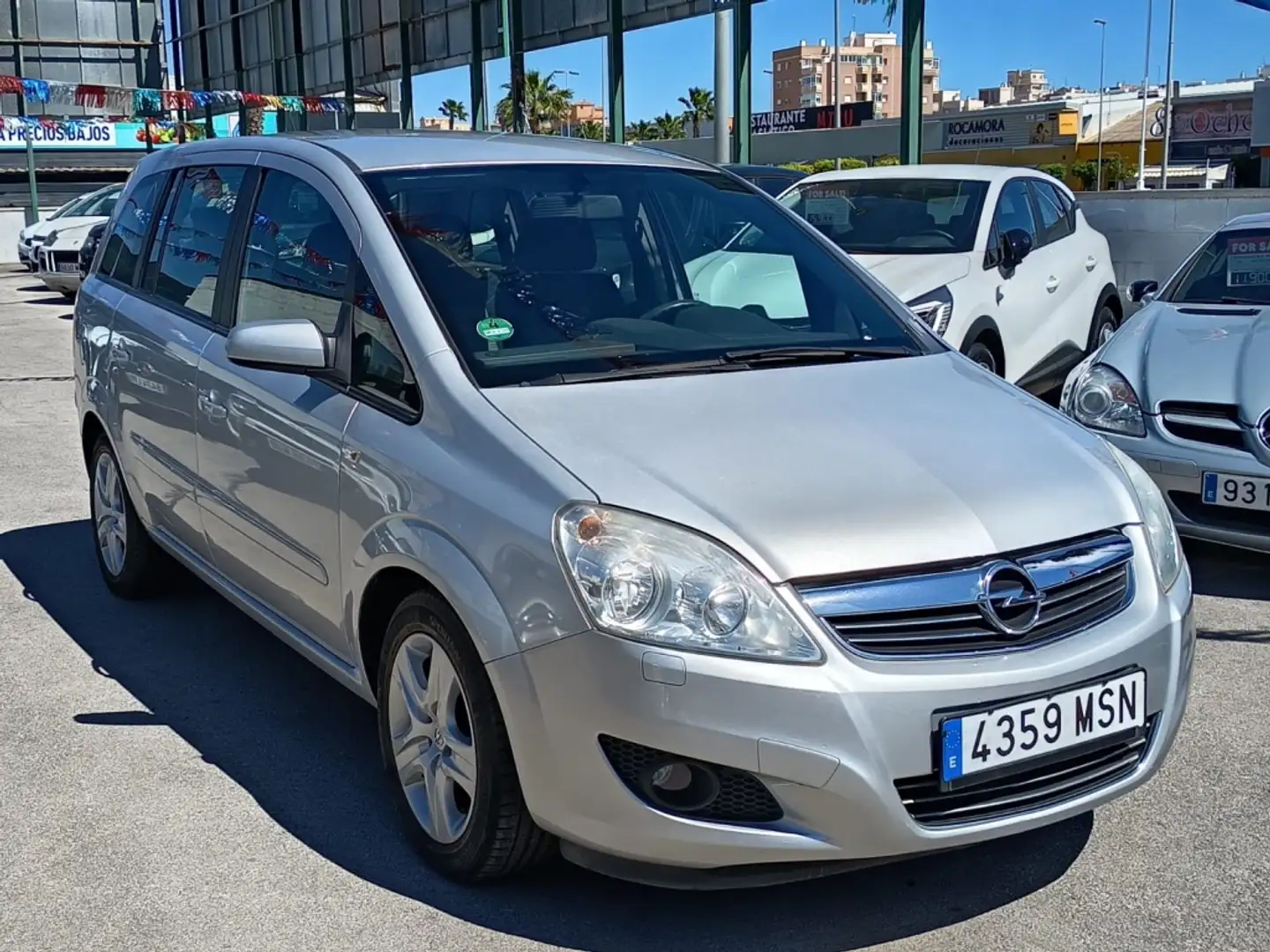 Opel Zafira 1.6 16v Essentia Plateado - 1
