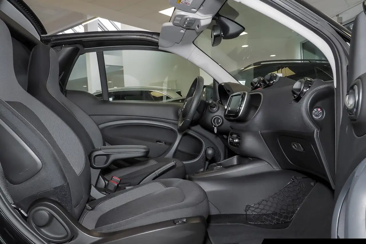 smart forTwo smart EQ fortwo cabrio LED/22-kW-Bordl./SHZ/Navi 6