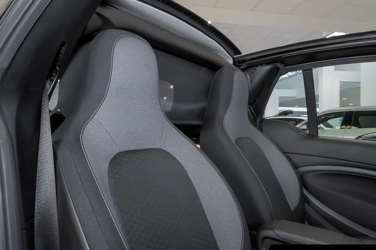 smart forTwo smart EQ fortwo cabrio LED/22-kW-Bordl./SHZ/Navi 9