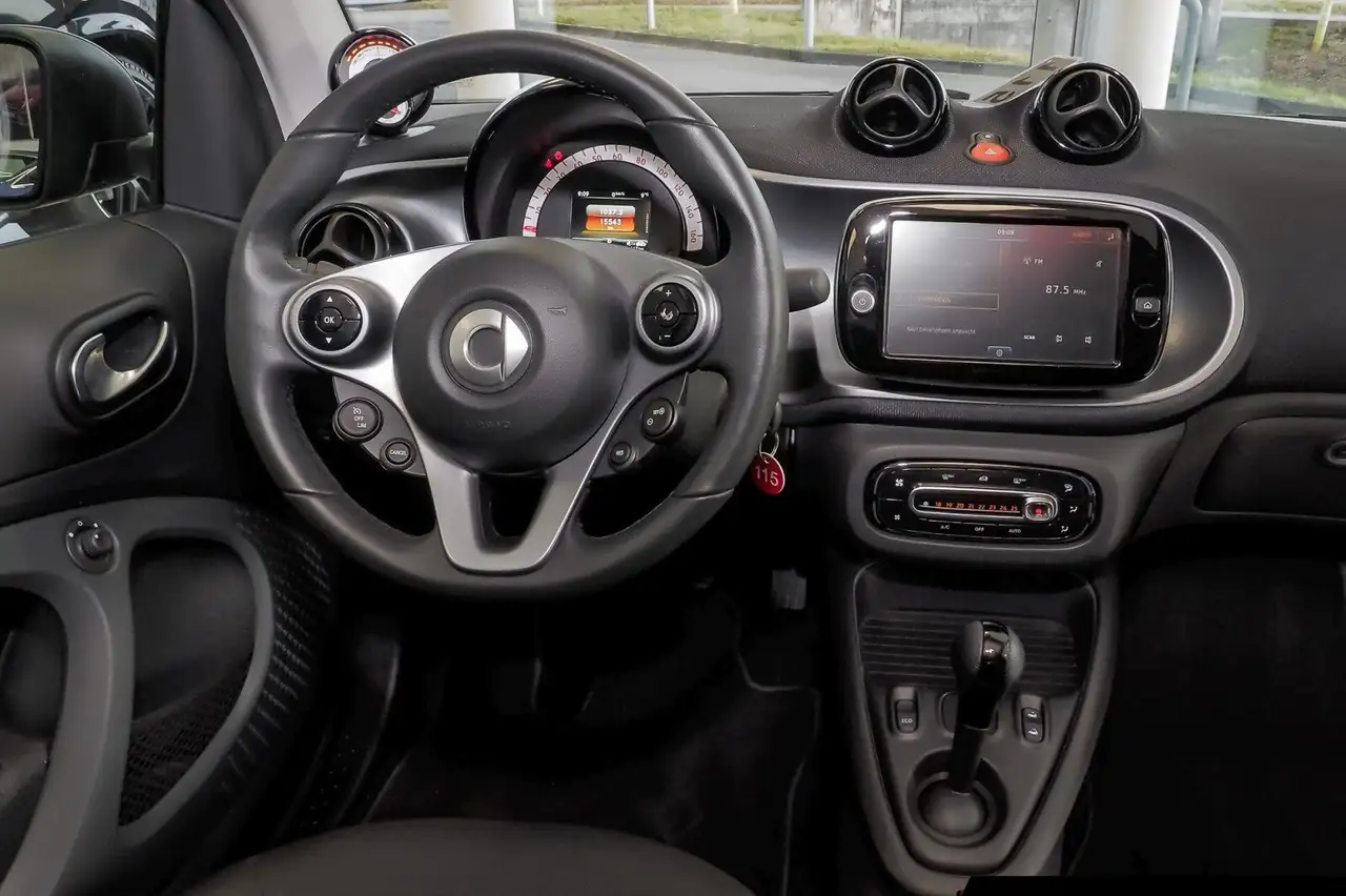 smart forTwo smart EQ fortwo cabrio LED/22-kW-Bordl./SHZ/Navi 10