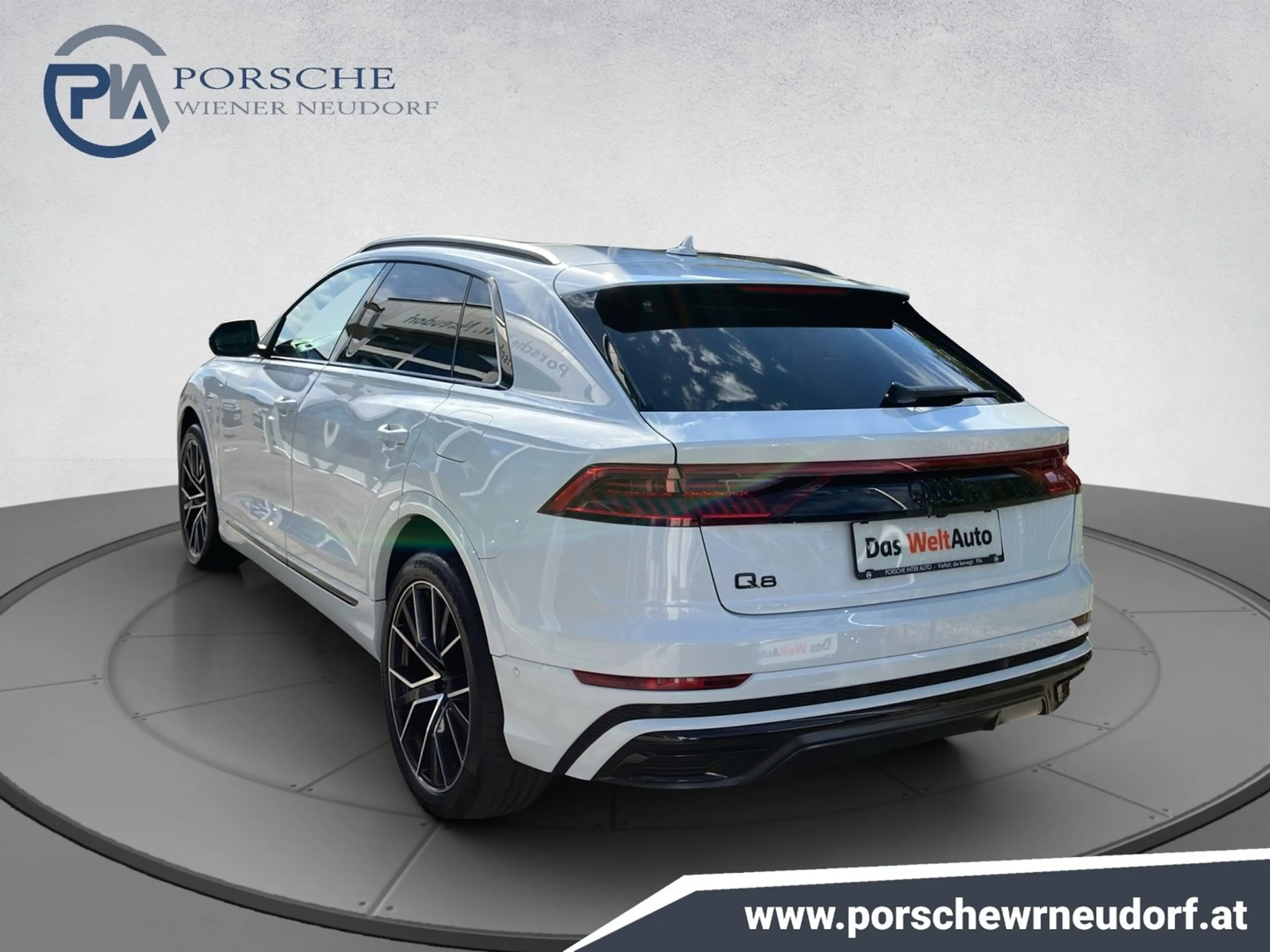 Audi Q8 60 TFSI e quattro — photo 2