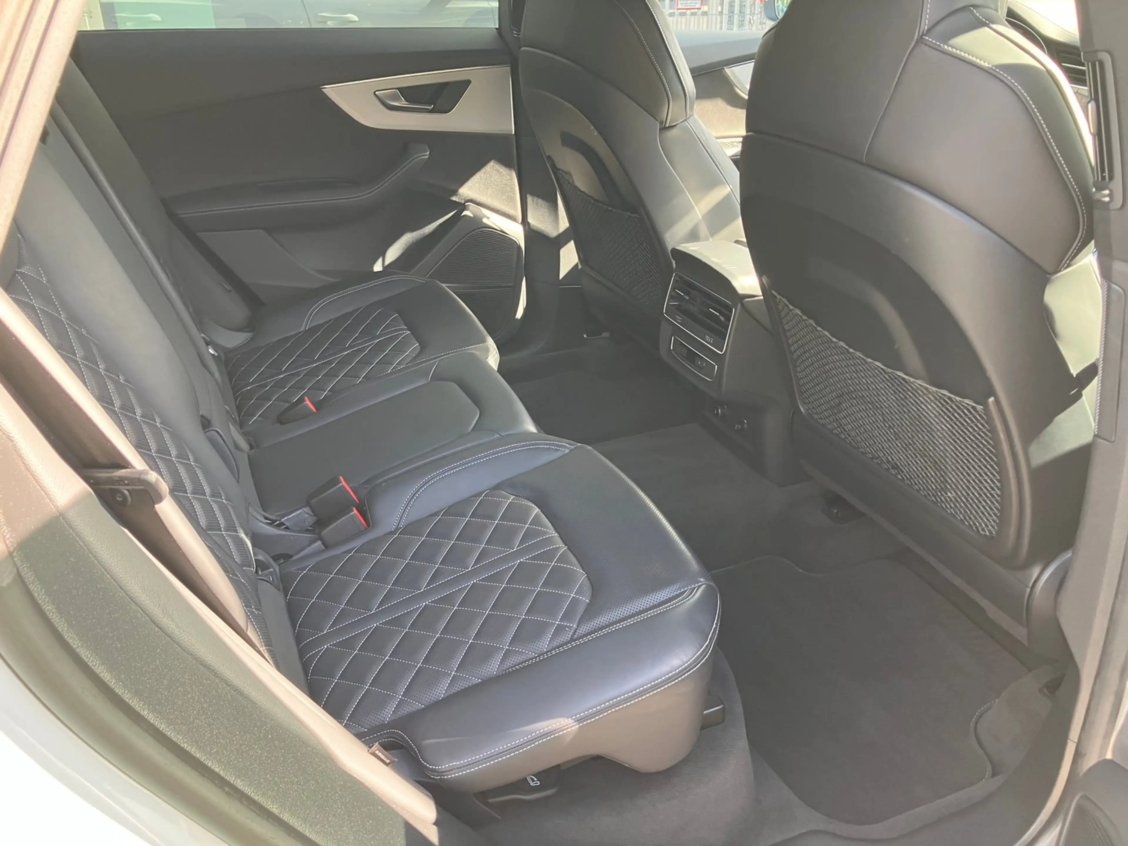 Audi Q8 60 TFSI e quattro — photo 7
