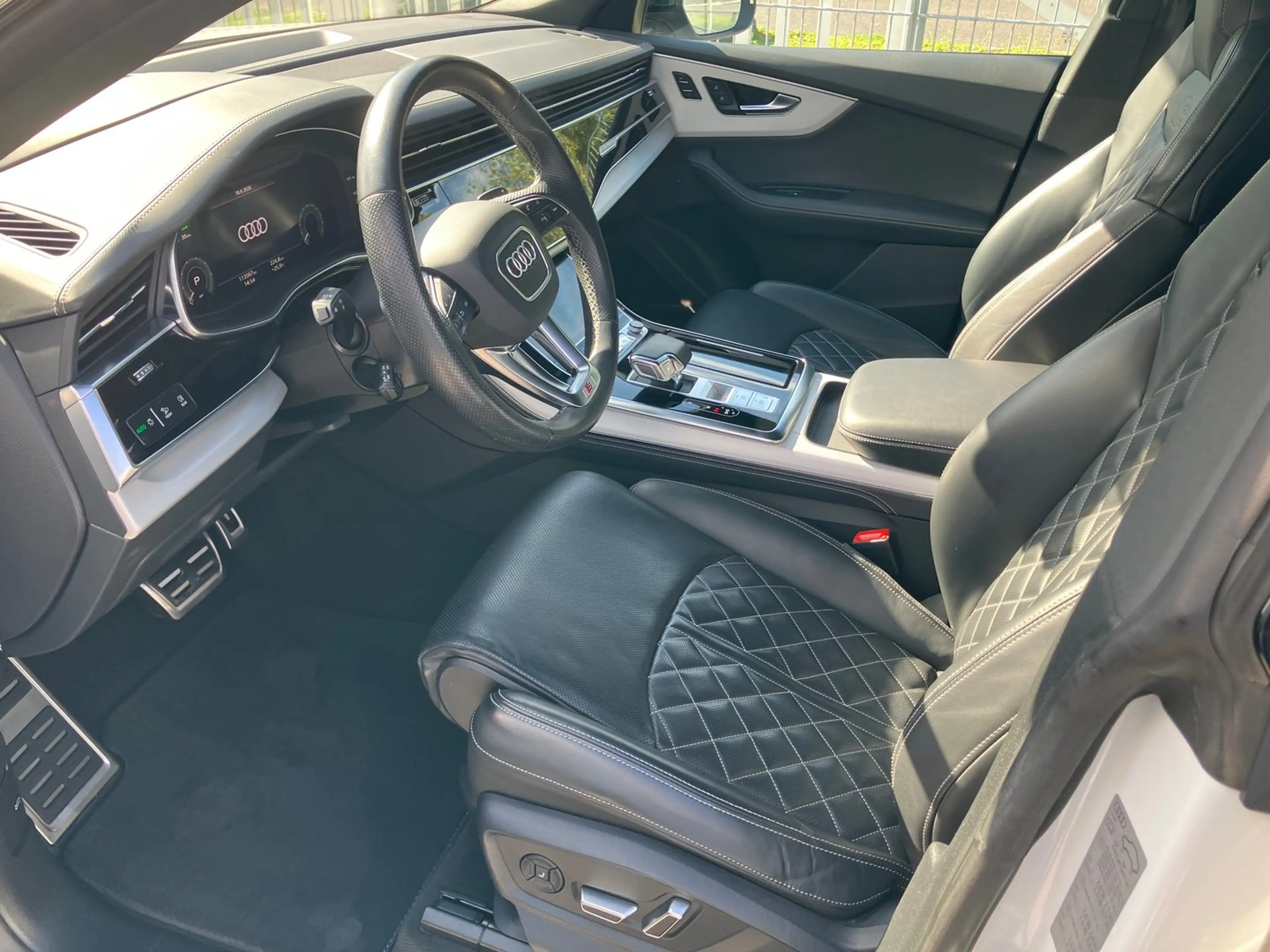 Audi Q8 60 TFSI e quattro — photo 5