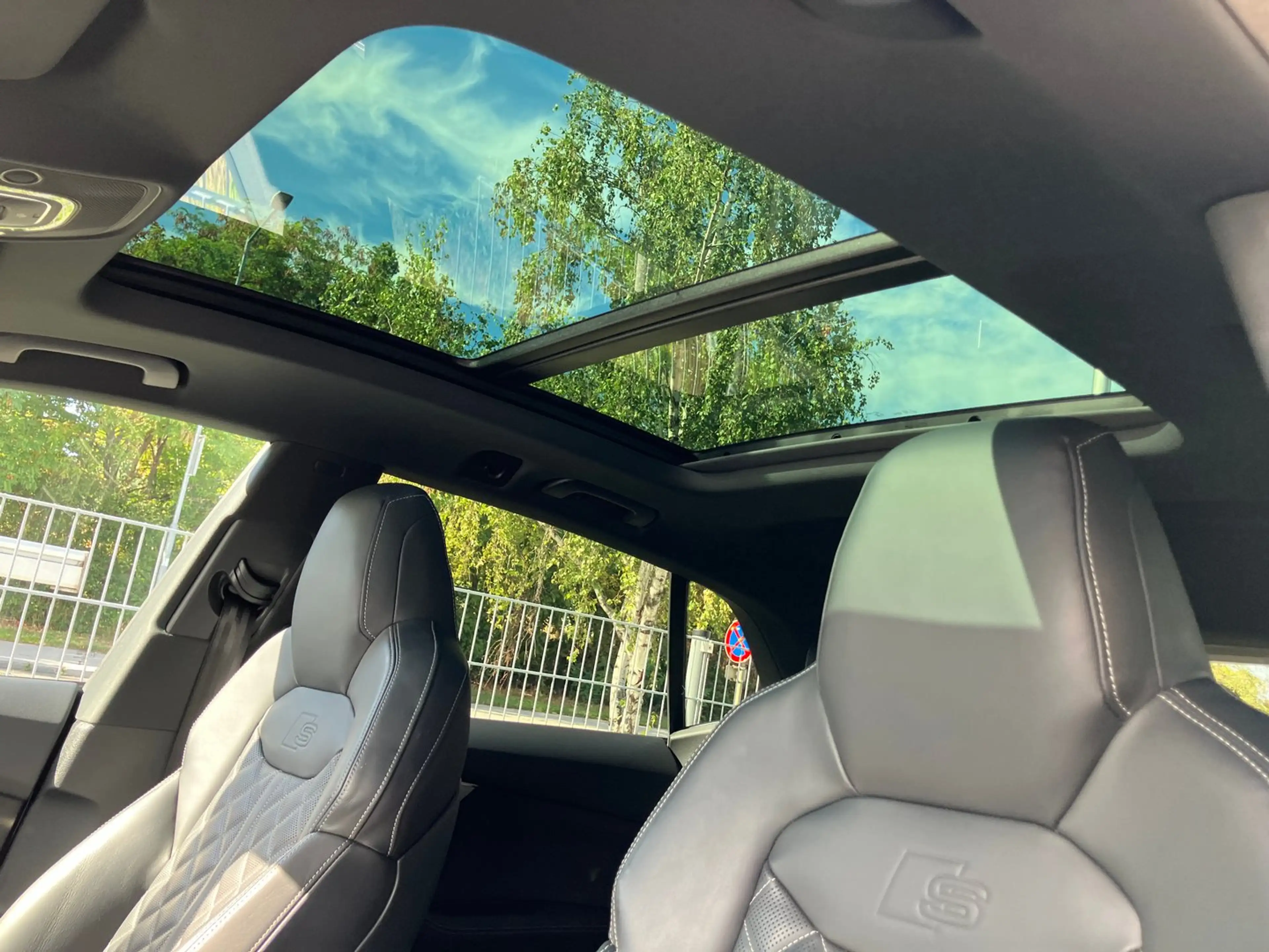 Audi Q8 60 TFSI e quattro — photo 10