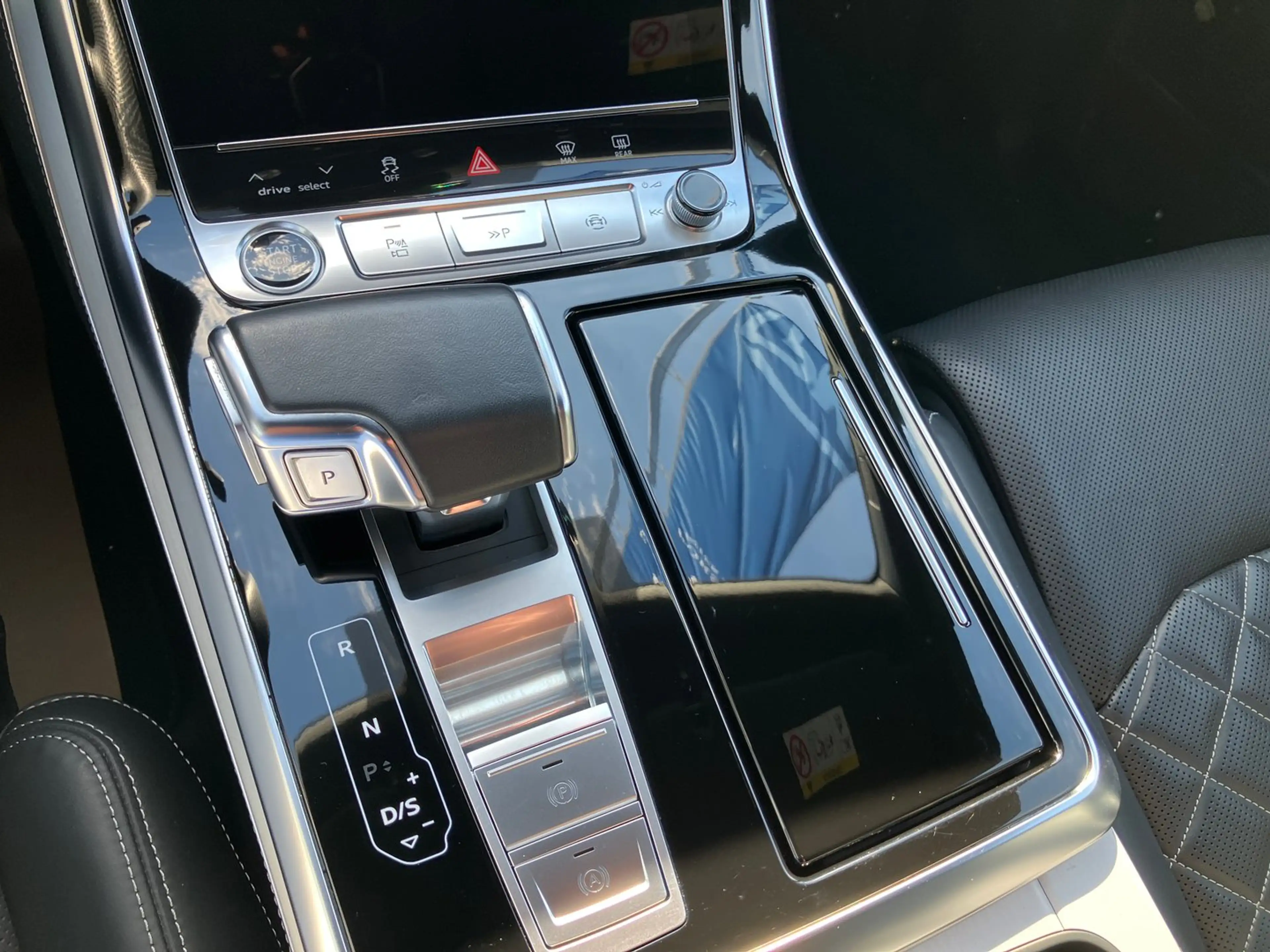 Audi Q8 60 TFSI e quattro — photo 15