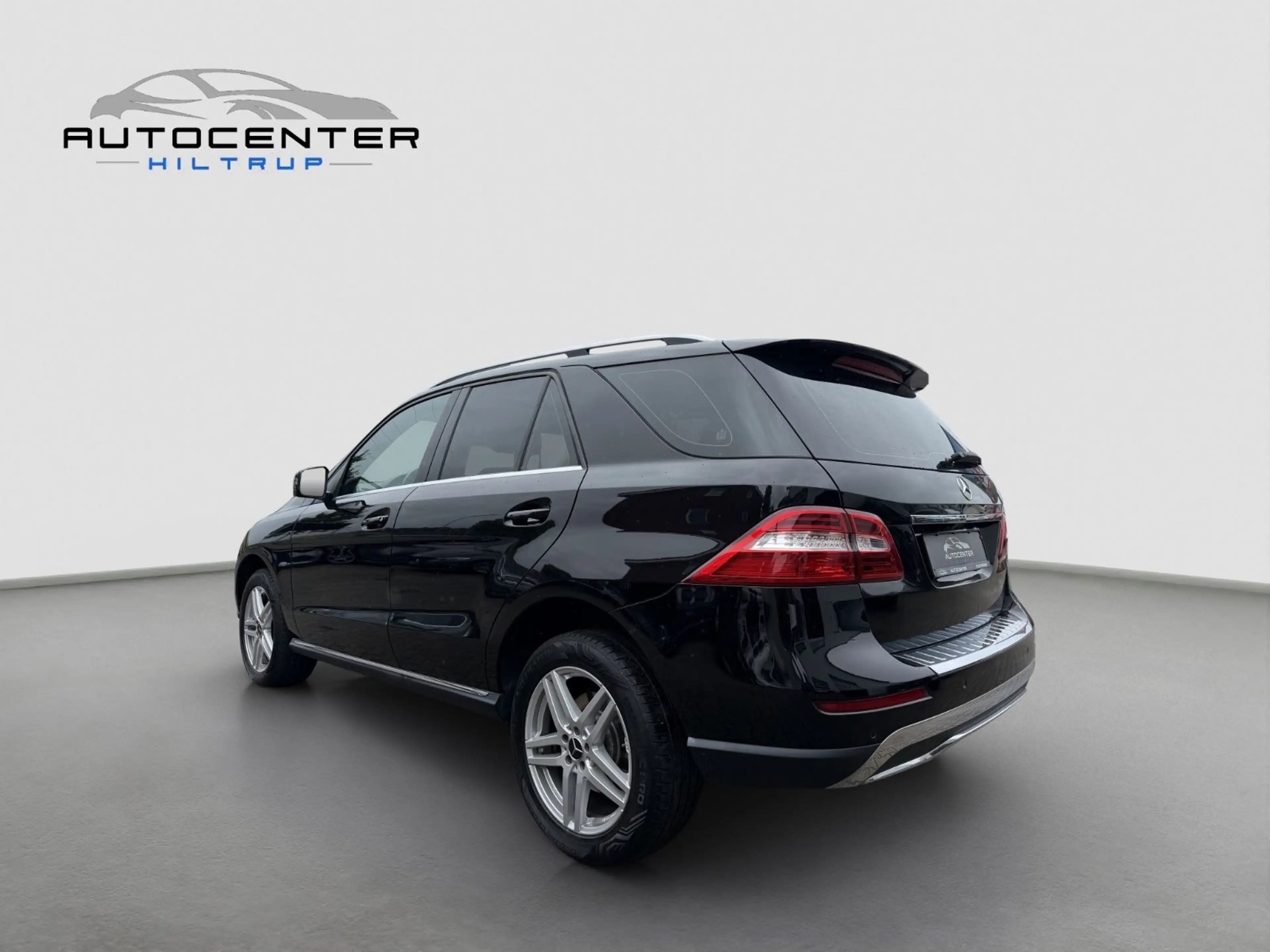 Mercedes-Benz ML 350 CDI 4Matic/Top Zustand/Leder/Kamera/SHZ/ — photo 6