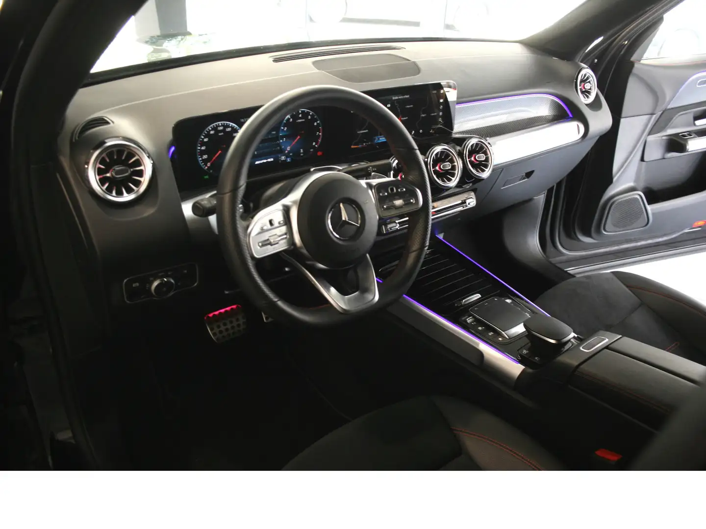 Mercedes-Benz GLB 35 AMG 4M *Multibeam*Pano-Dach*Ambientebel. Zwart - 2