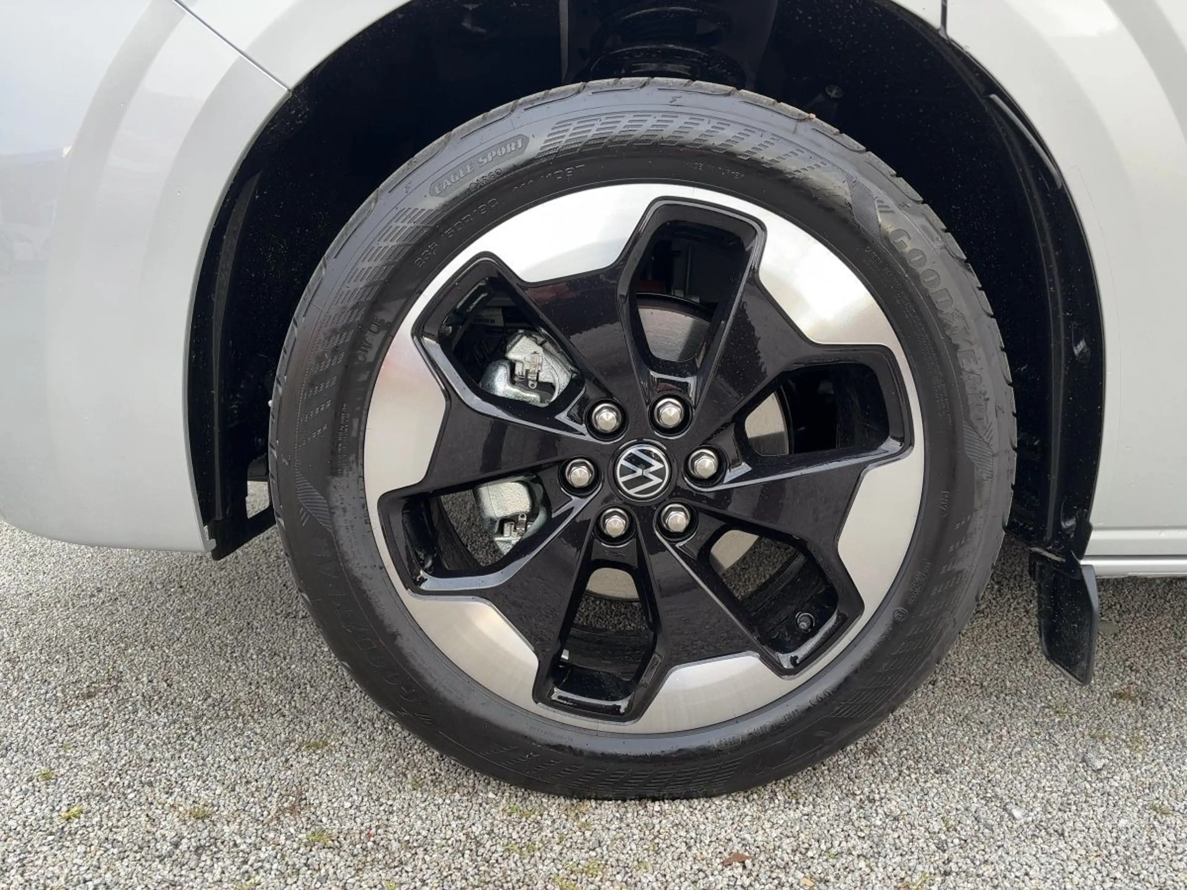 Volkswagen T7 Caravelle Style LANG IQ-LED NAV STH AHZV PANO — photo 11