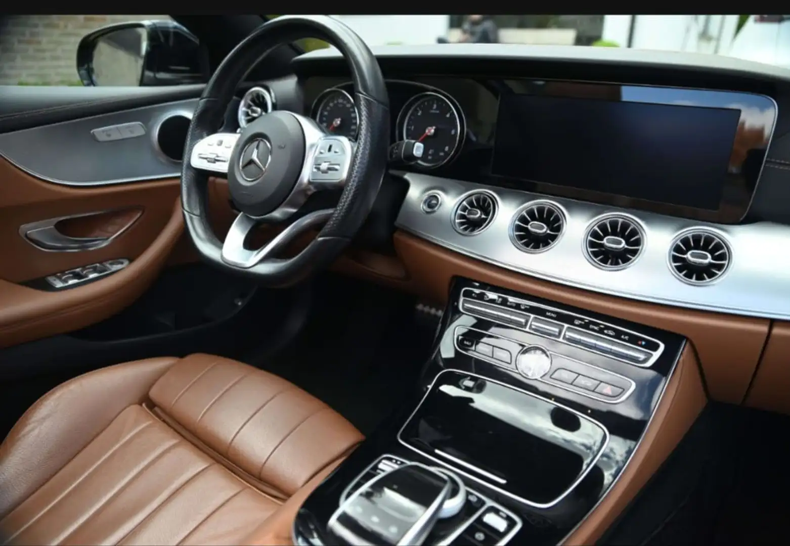 Mercedes-Benz E 220 d Cabrio 9G-TRONIC AMG Line - 2