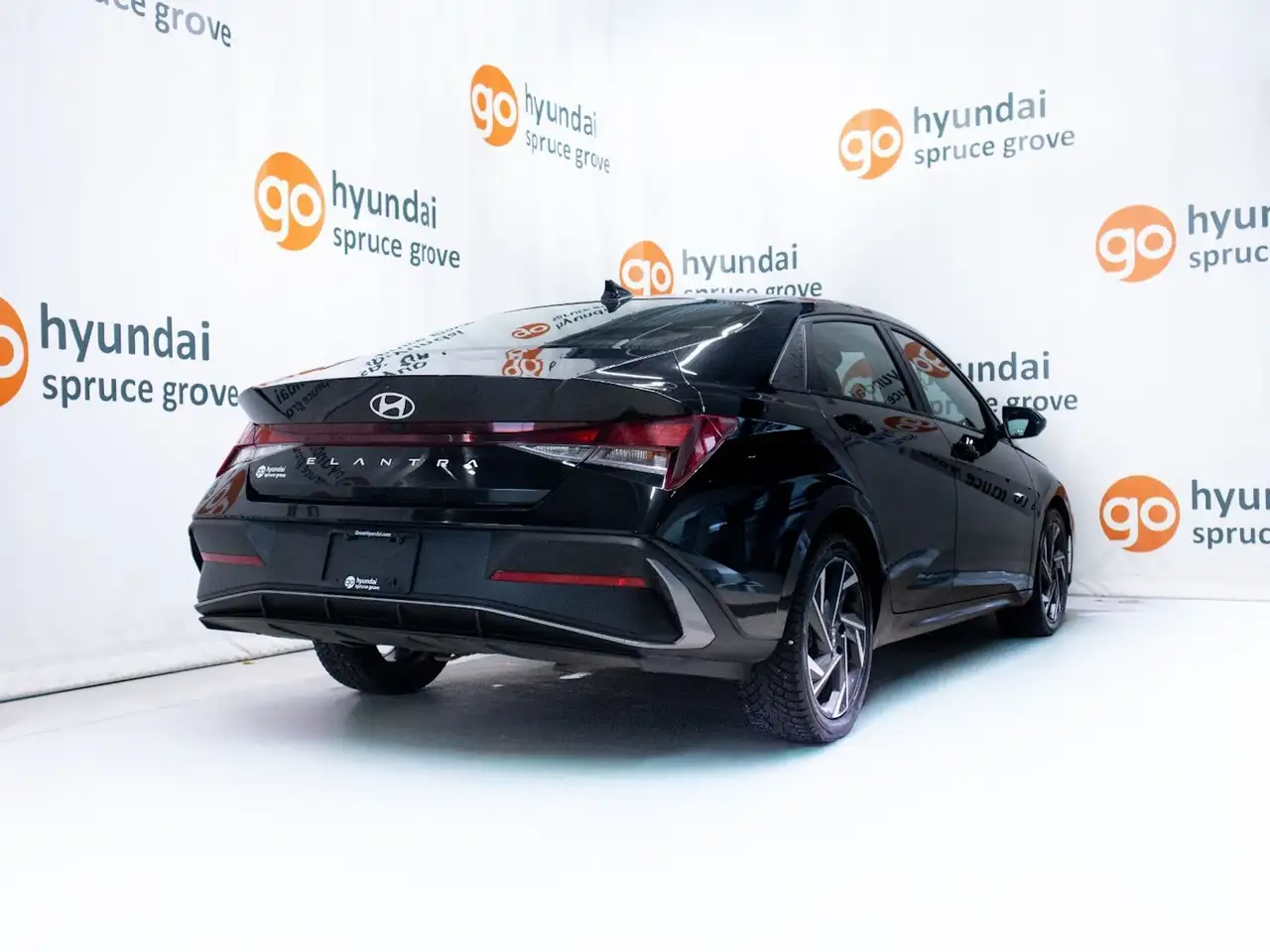 Hyundai ELANTRA снимка Hyundai ELANTRA