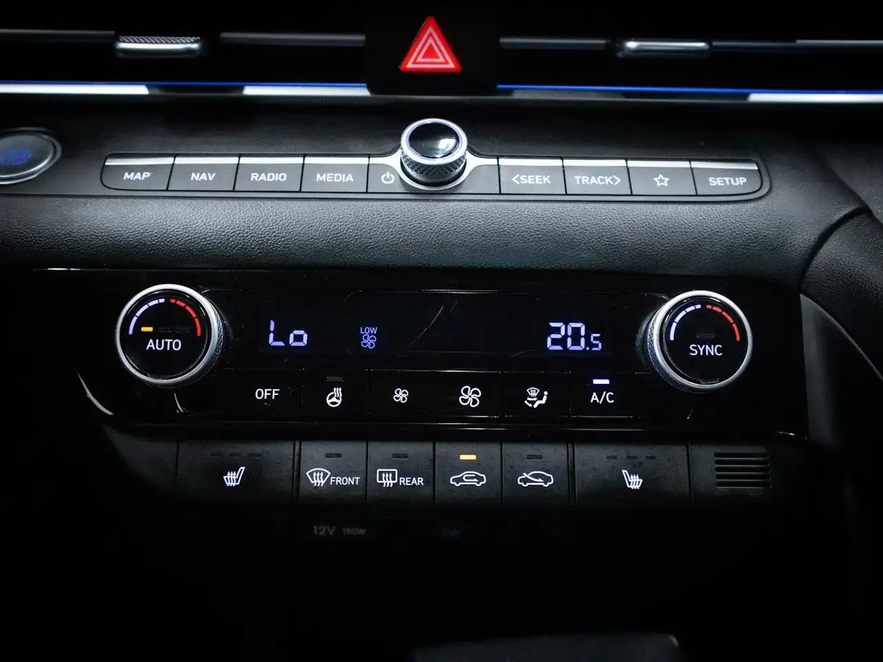 Hyundai ELANTRA снимка Hyundai ELANTRA