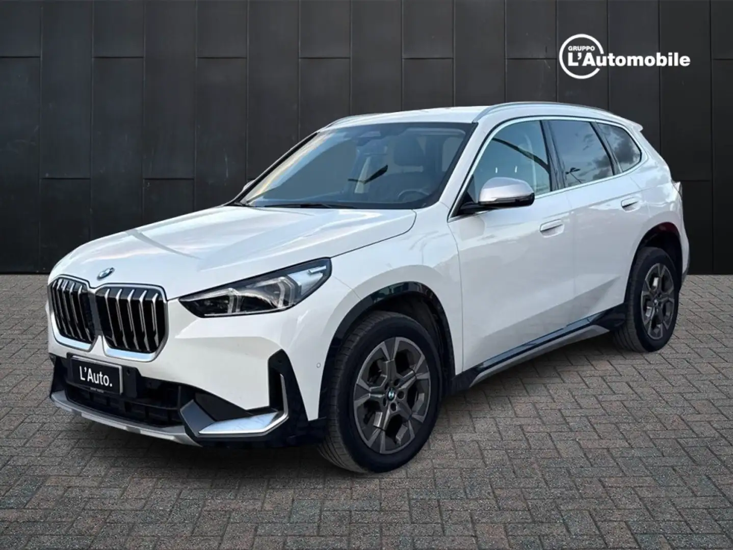 BMW X1 X1 xdrive23d mhev 48V X-Line Edition Signature auto Weiß - 1