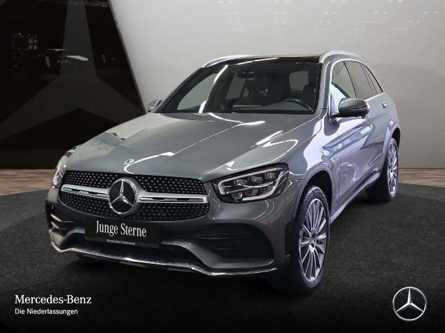 Mercedes-Benz GLC 300 e 4M AMG+PANO+360+LED+KEYLESS+9G Grau - 2