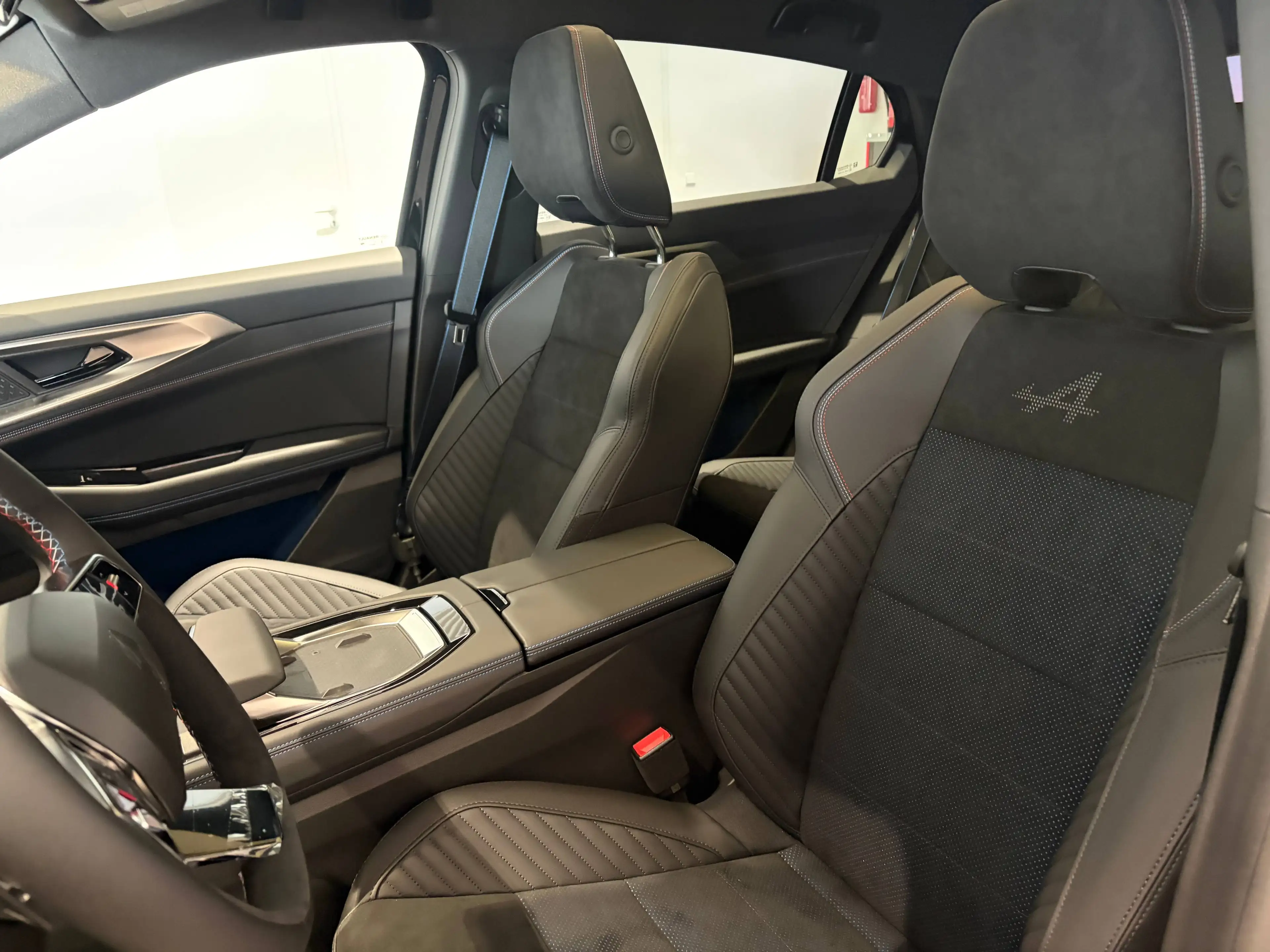 Renault Rafale 200 E-Tech Full Hybrid Esprit Alpine — photo 14