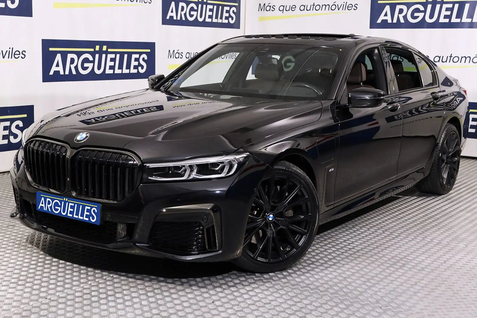 BMW 745 e M Sport 394cv AUT Zwart - 1