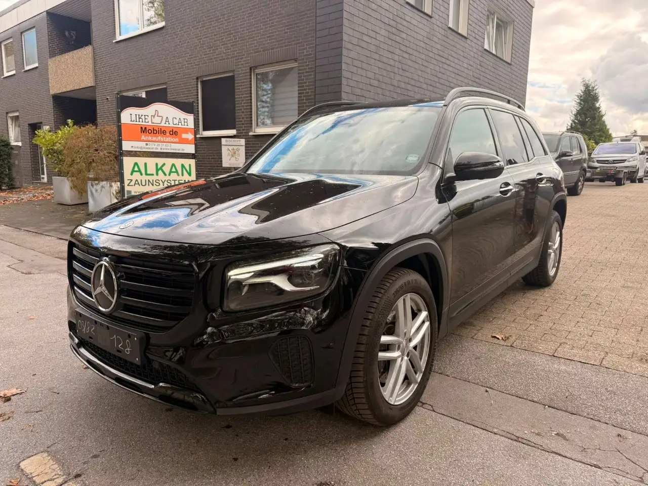 Mercedes-Benz GLB 220