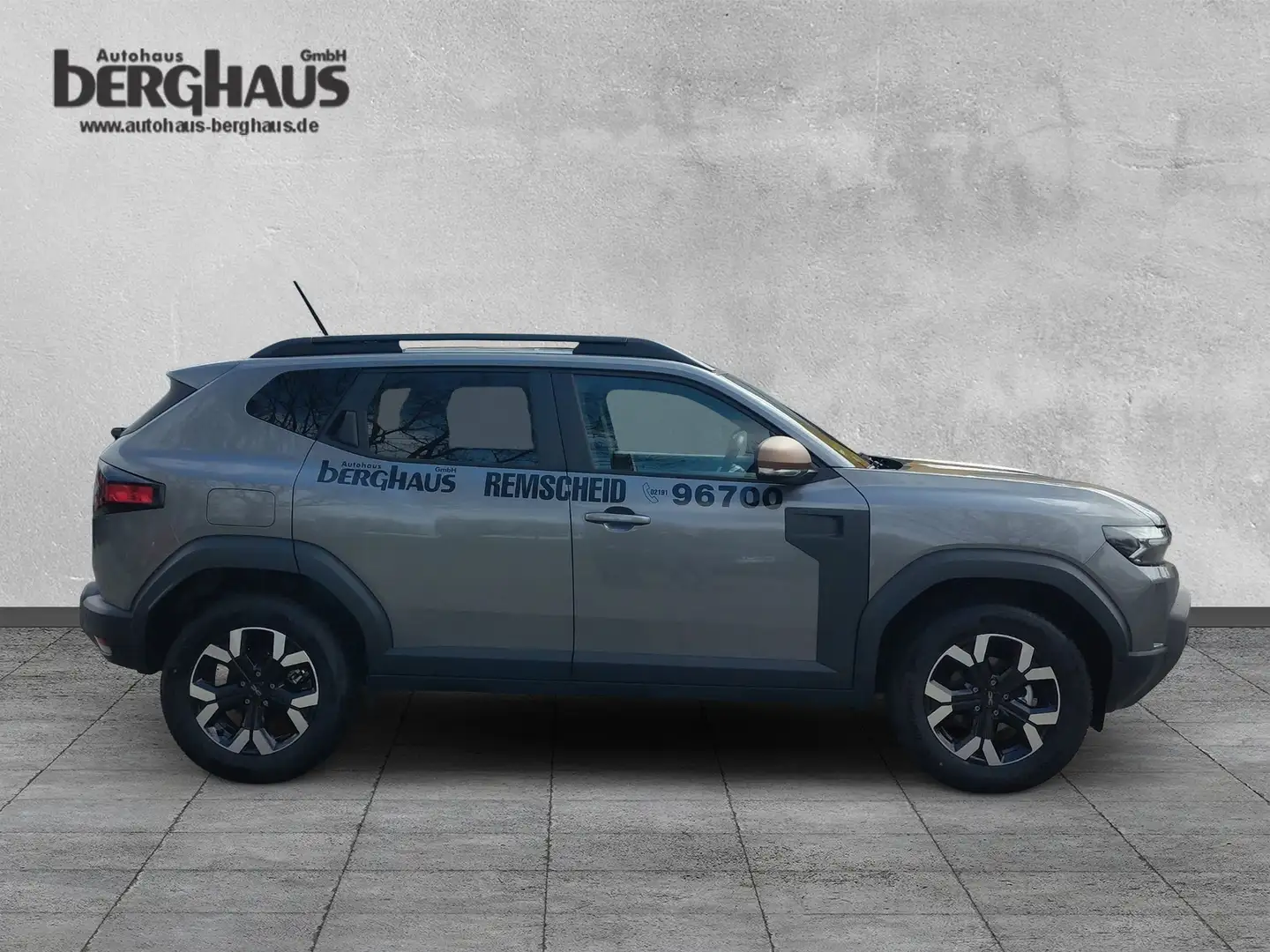 Dacia Duster Duster TCe 130 4x4 Extreme Grau - 1