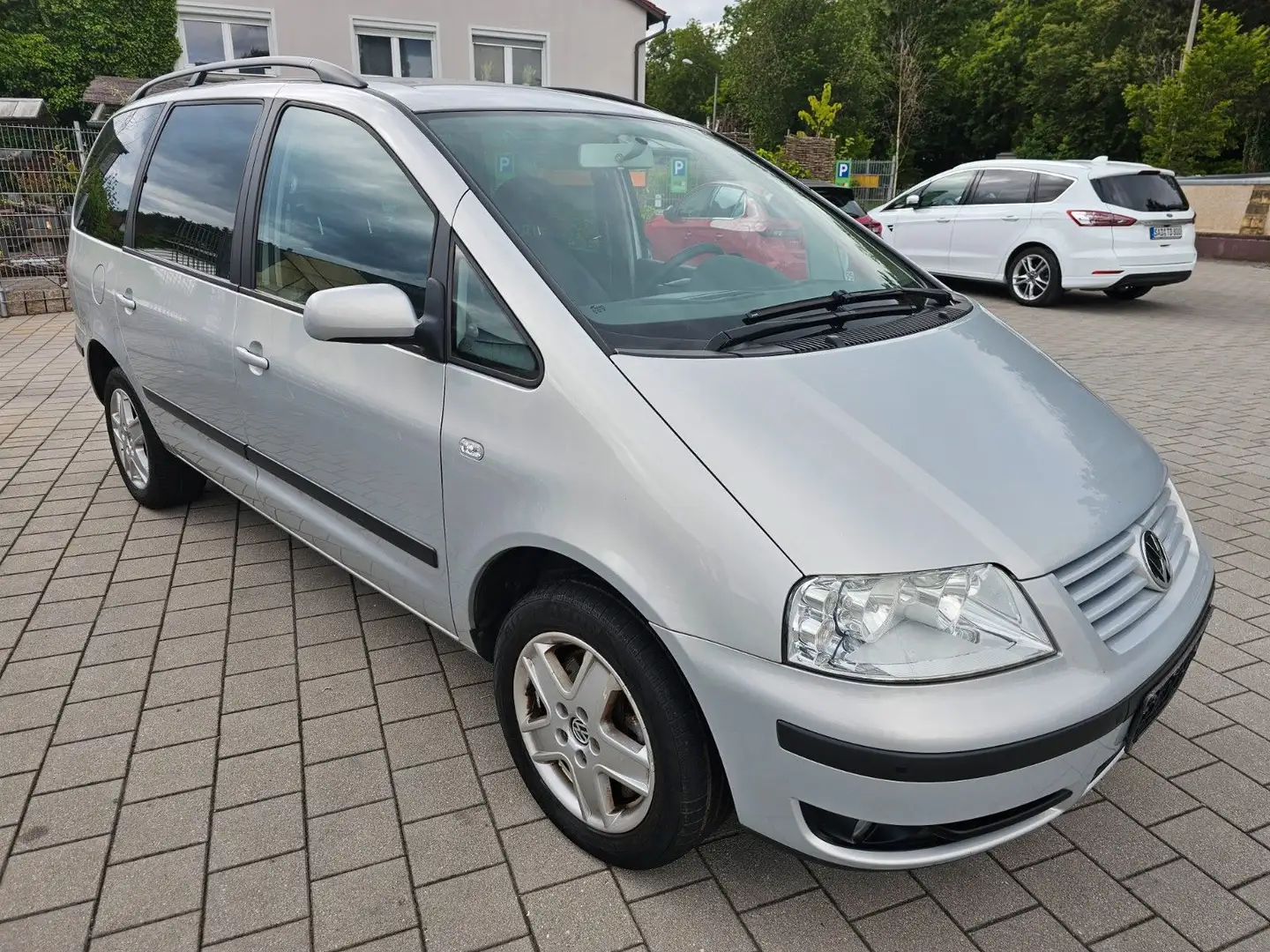Volkswagen Sharan 1.8T tiptronic / 7 Sitzer/ TÜV Neu Stříbrná - 2