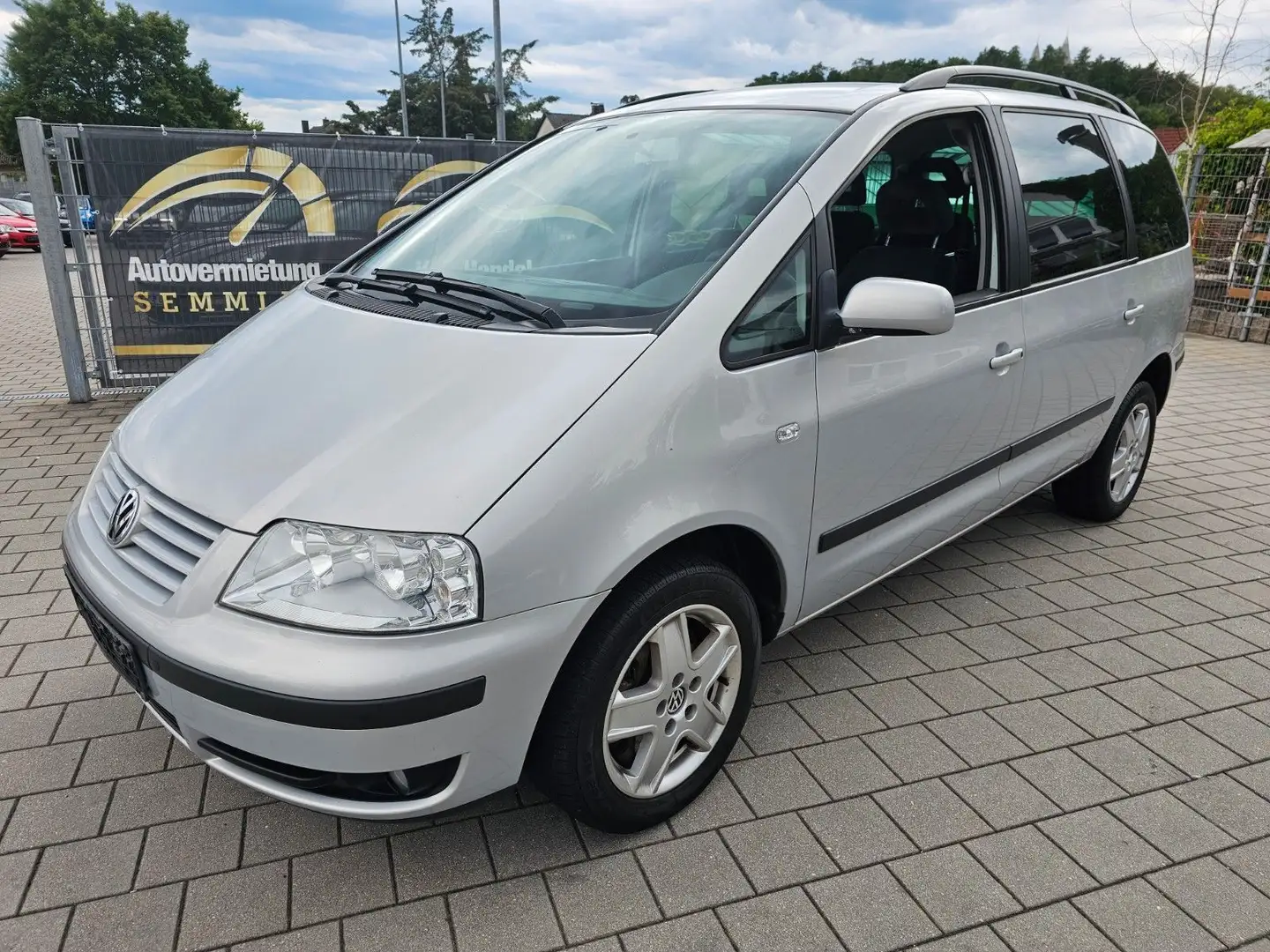 Volkswagen Sharan 1.8T tiptronic / 7 Sitzer/ TÜV Neu Stříbrná - 1