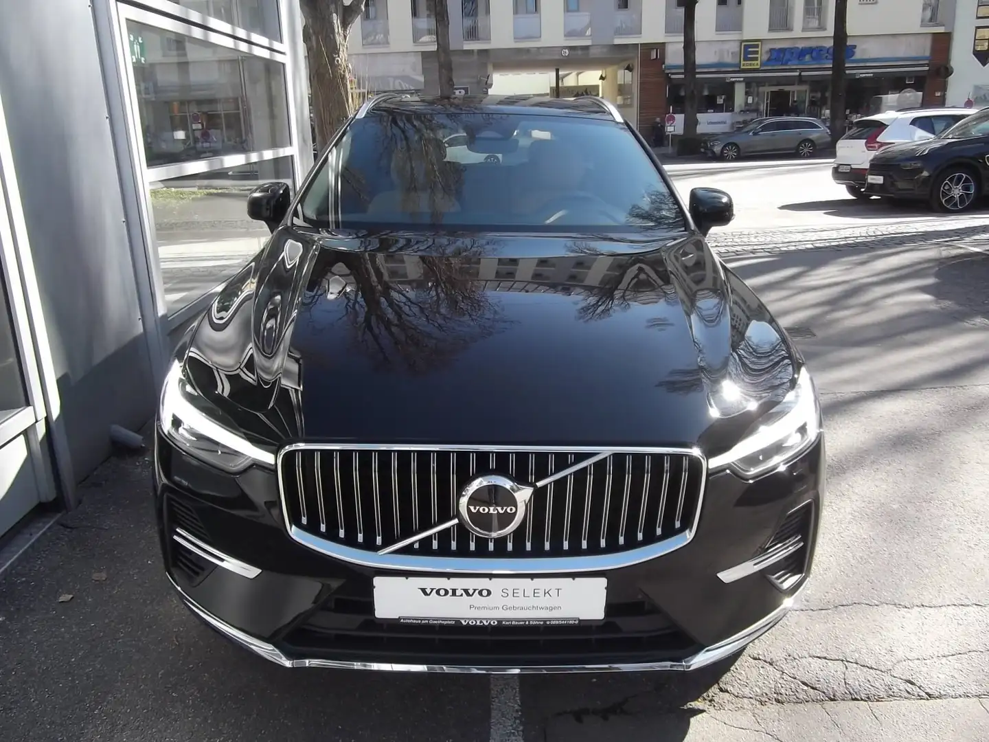 Volvo XC60 Inscription Recharge Plug-In Hybrid AWD Noir - 2